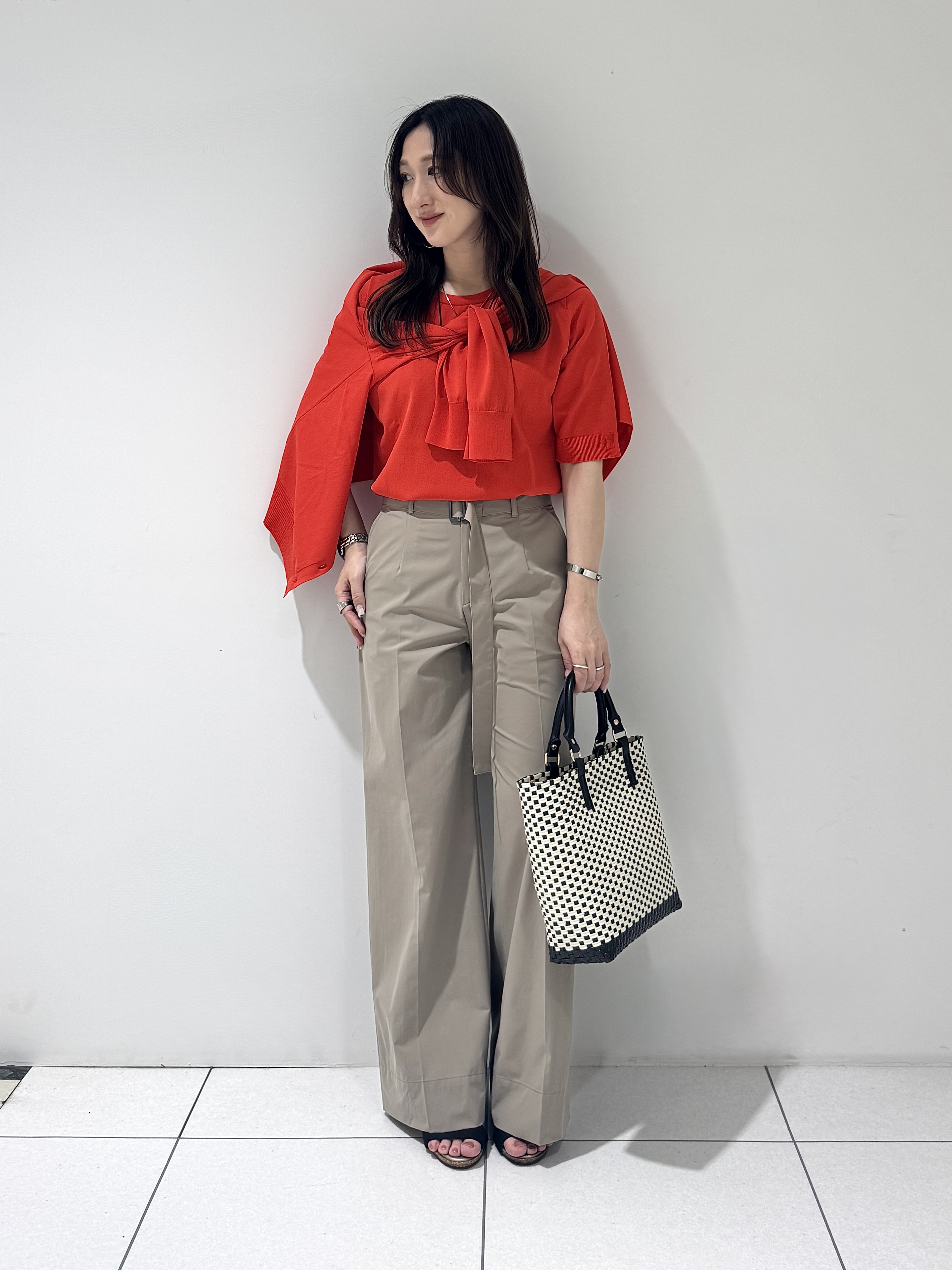そんさんの「INDIVI｜【UVケア/接触冷感／アンサンブル】丸首カーディガン＆袖スリット5分袖ニット」を使ったコーディネート