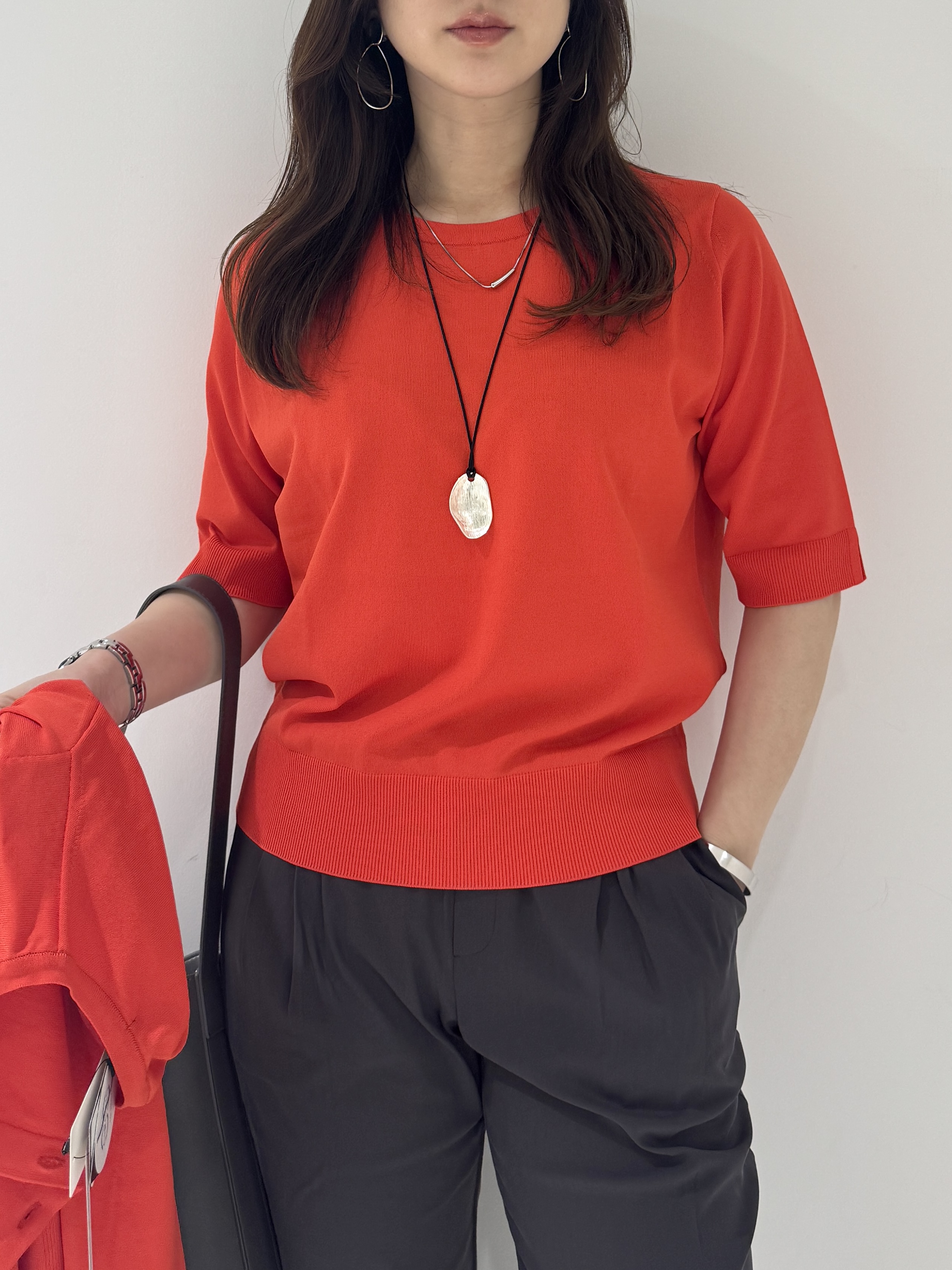 そんさんの「INDIVI｜【UVケア/接触冷感／アンサンブル】丸首カーディガン＆袖スリット5分袖ニット」を使ったコーディネート
