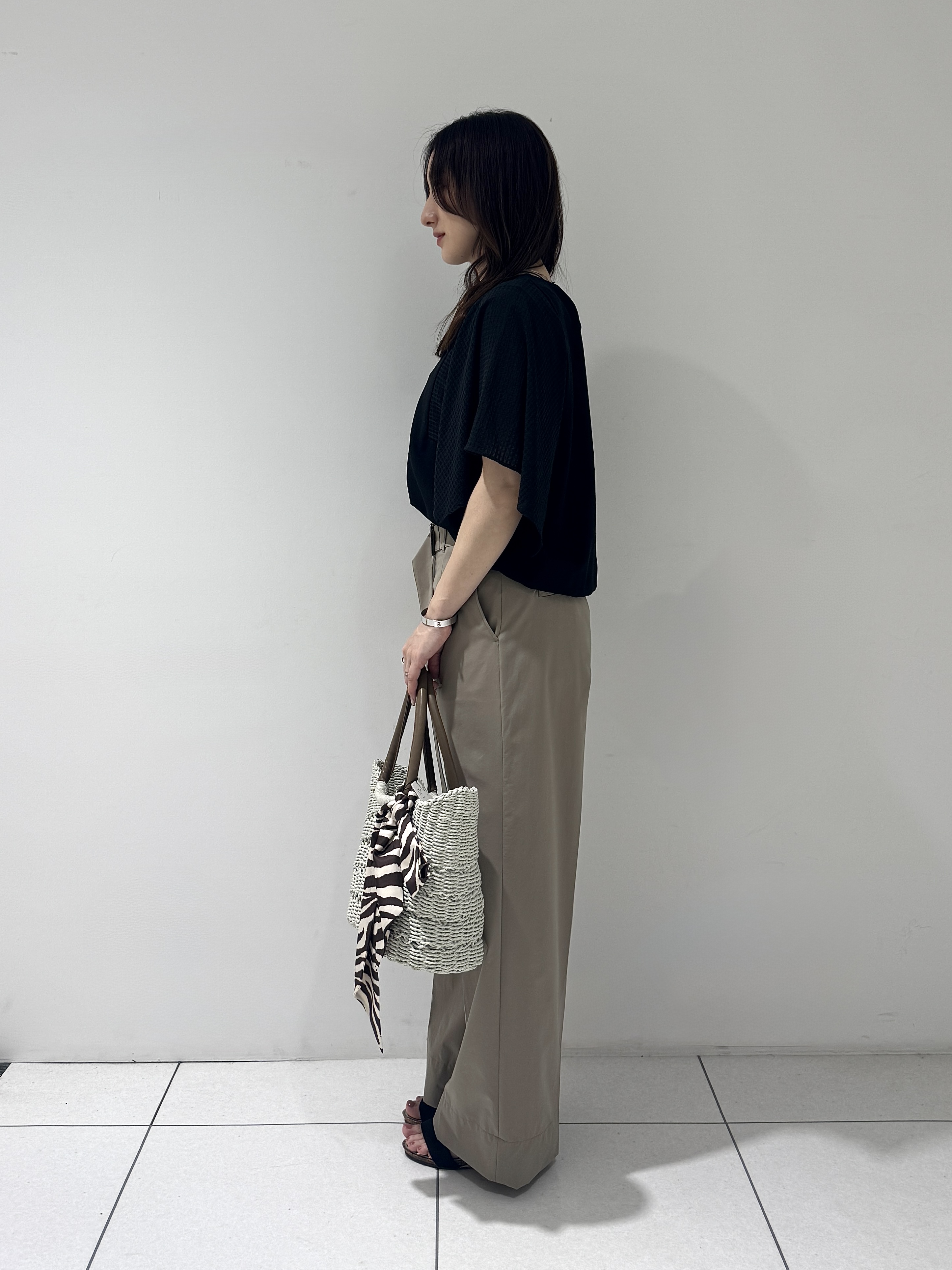 そんさんの「INDIVI｜【洗える／シアーチェック柄】異素材コンビスリーブトップス」を使ったコーディネート