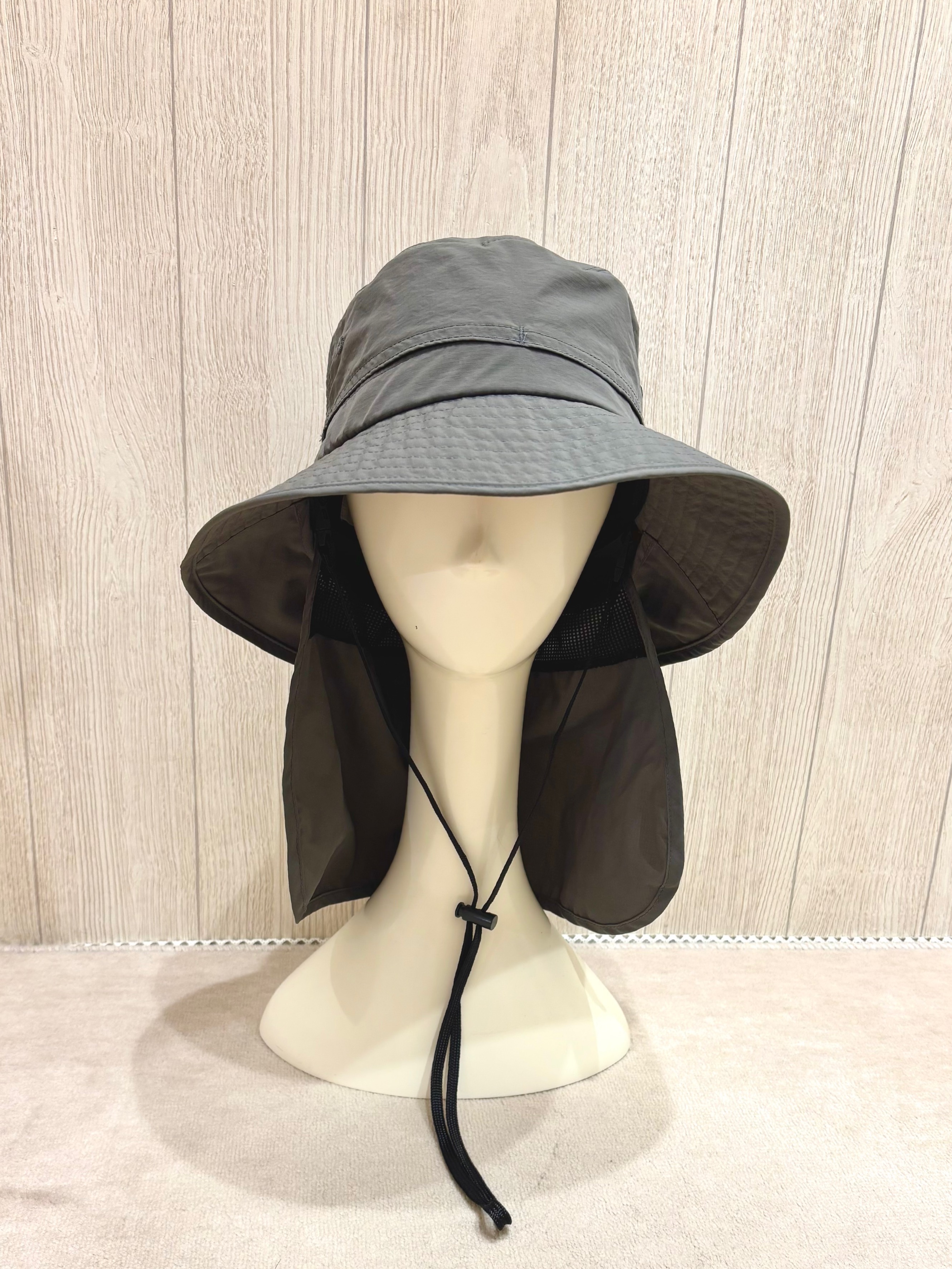 Nさんの「SHOO･LA･RUE｜【UVカット／撥水】シェード付きベンチレーションハット」を使ったコーディネート