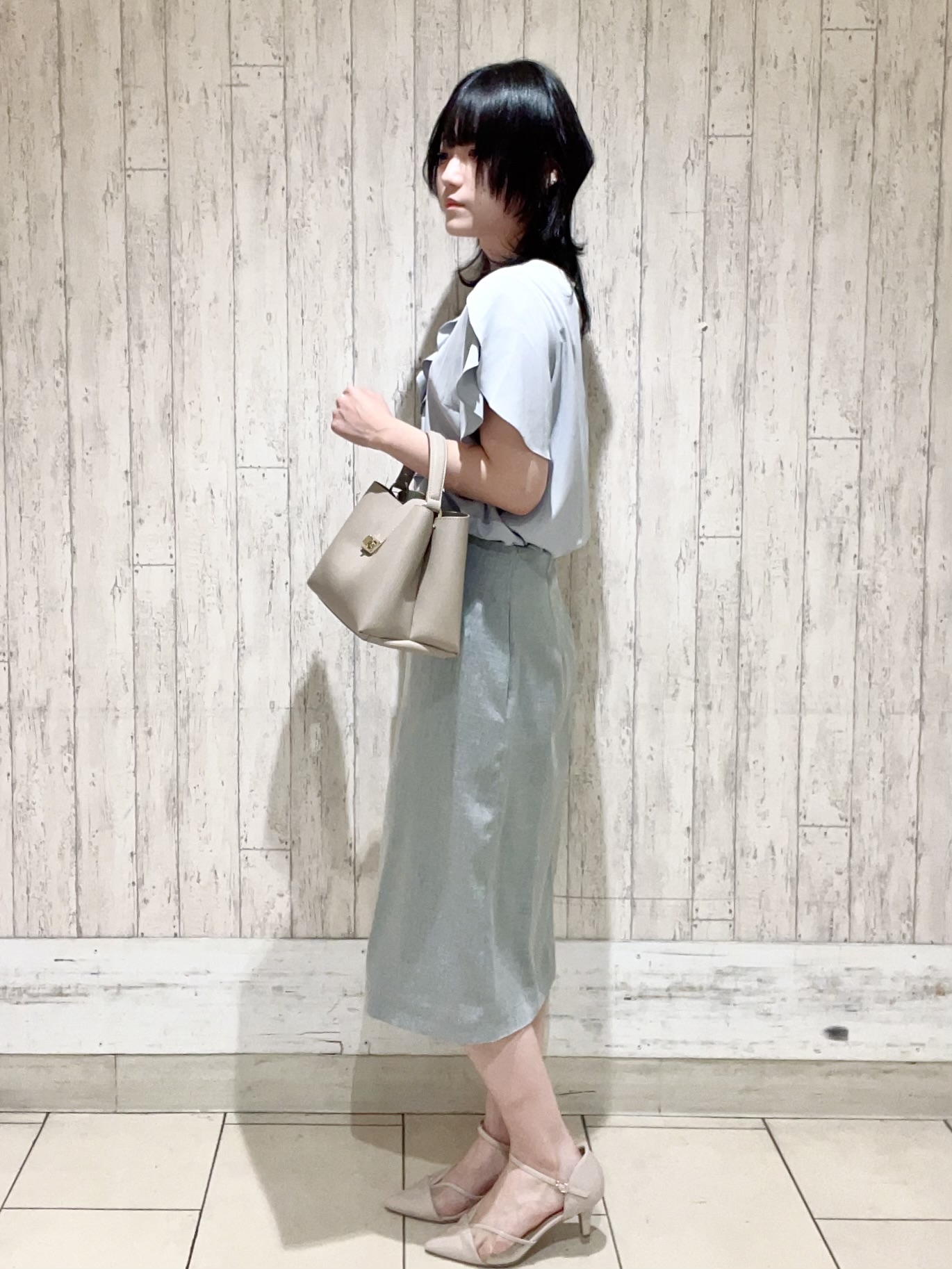 すいさんの「index｜【UV／吸水速乾】フリルフレアスリーブブラウス《汗ジミ防止／透け防止／洗濯機OK》」を使ったコーディネート