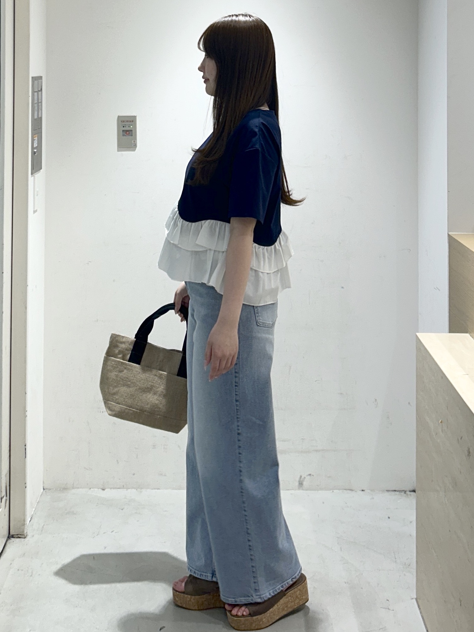 sayaさんの「OPAQUE.CLIP｜裾フリルドッキングTシャツ【洗濯機OK】」を使ったコーディネート