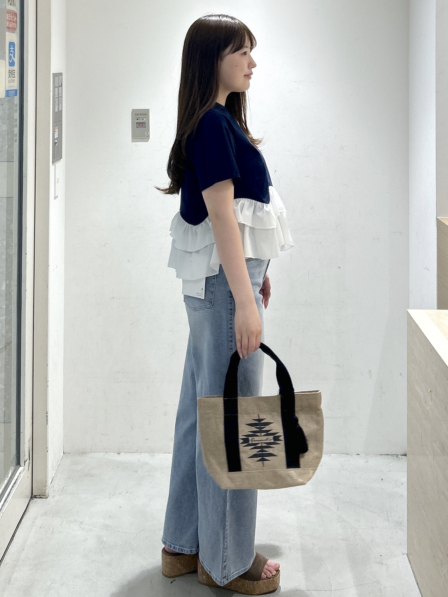 sayaさんの「OPAQUE.CLIP｜裾フリルドッキングTシャツ【洗濯機OK】」を使ったコーディネート