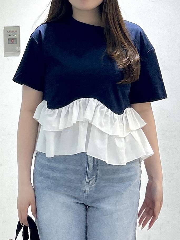 sayaさんの「OPAQUE.CLIP｜裾フリルドッキングTシャツ【洗濯機OK】」を使ったコーディネート