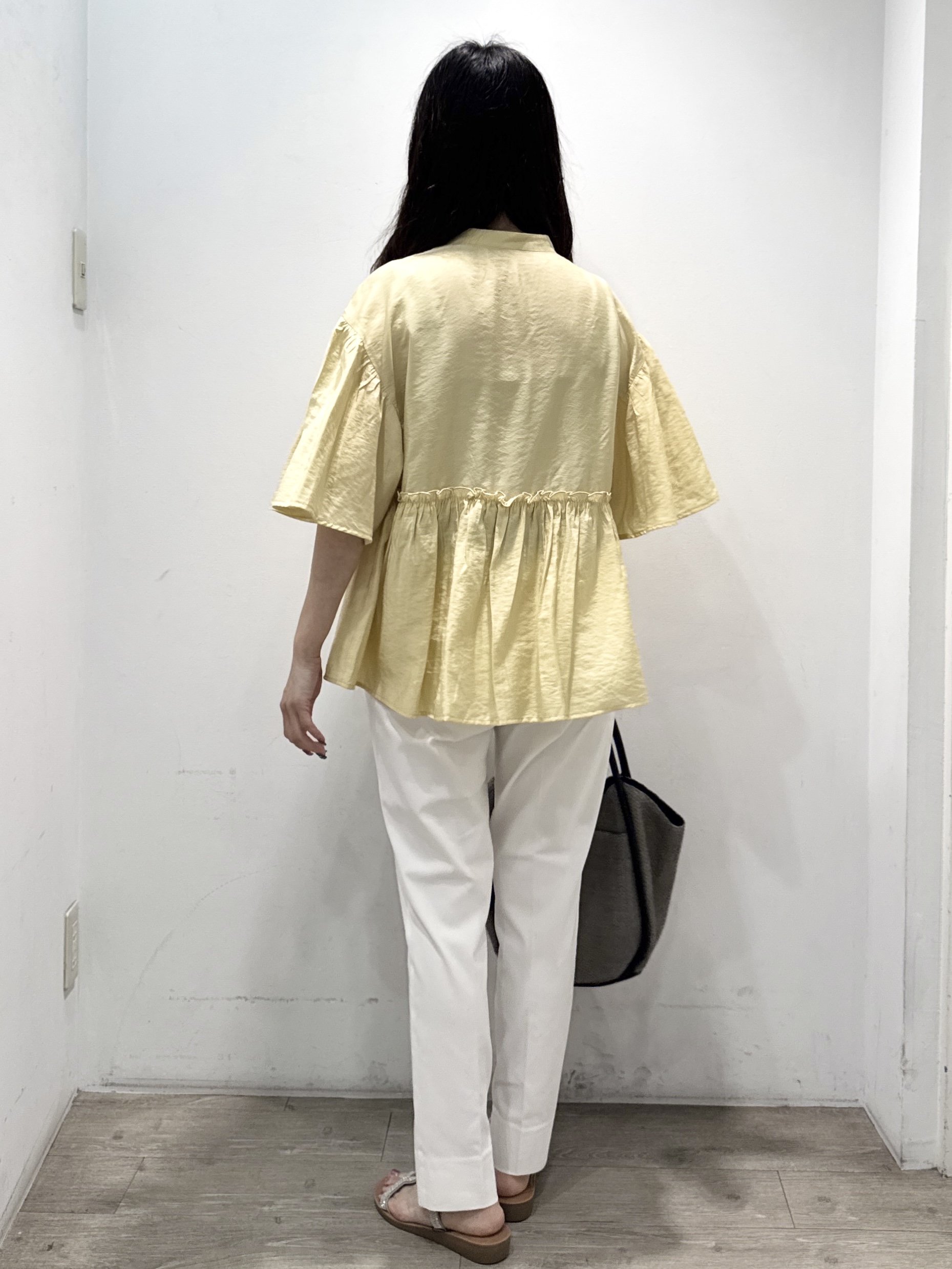 yuicciさんの「OPAQUE.CLIP｜アシンメトリーペプラムブラウス【洗濯機OK】」を使ったコーディネート