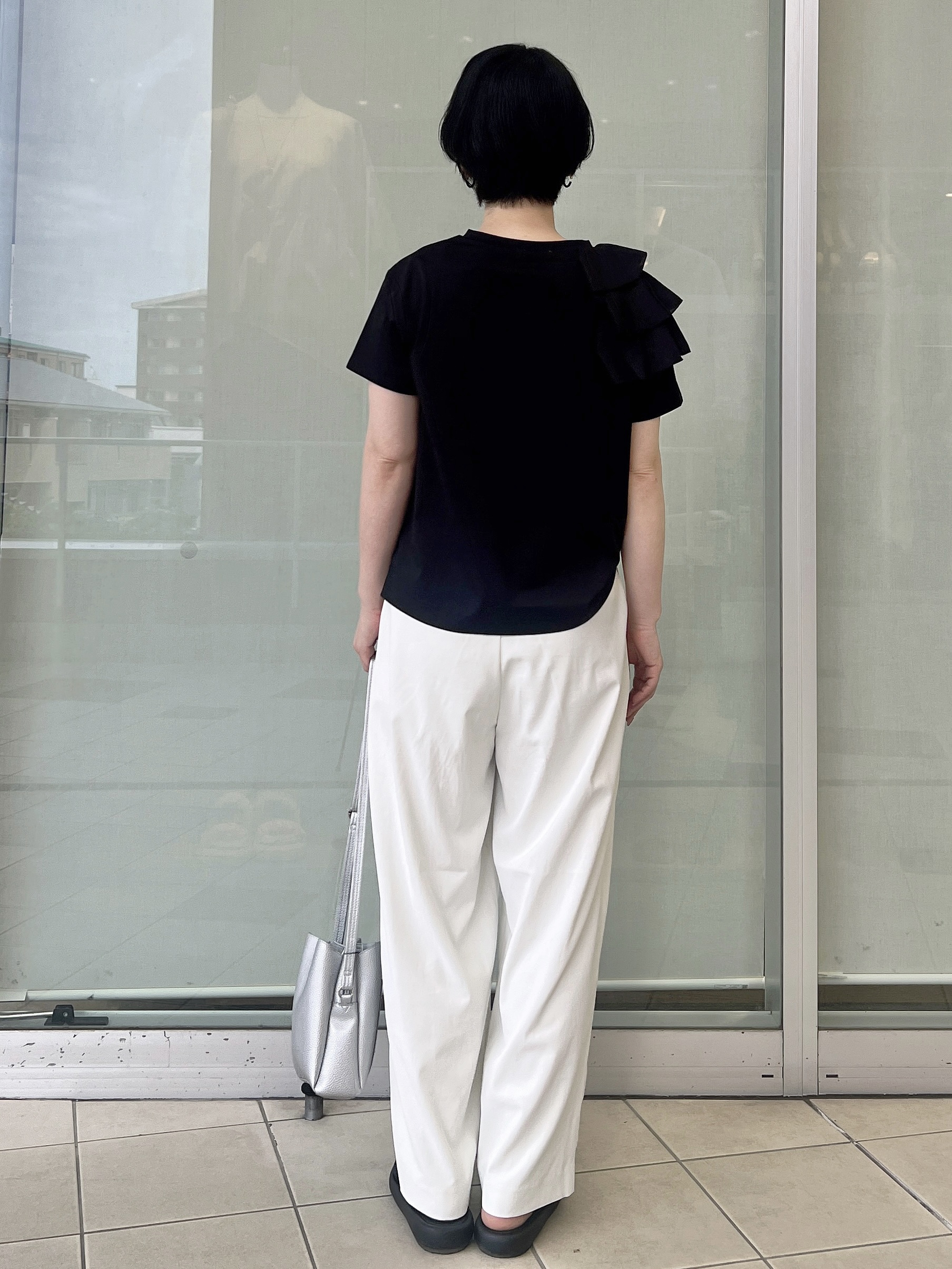 yo-koさんの「OPAQUE.CLIP｜【接触冷感】アシメフリルドッキングカットソー《UVケア／洗濯機OK》」を使ったコーディネート