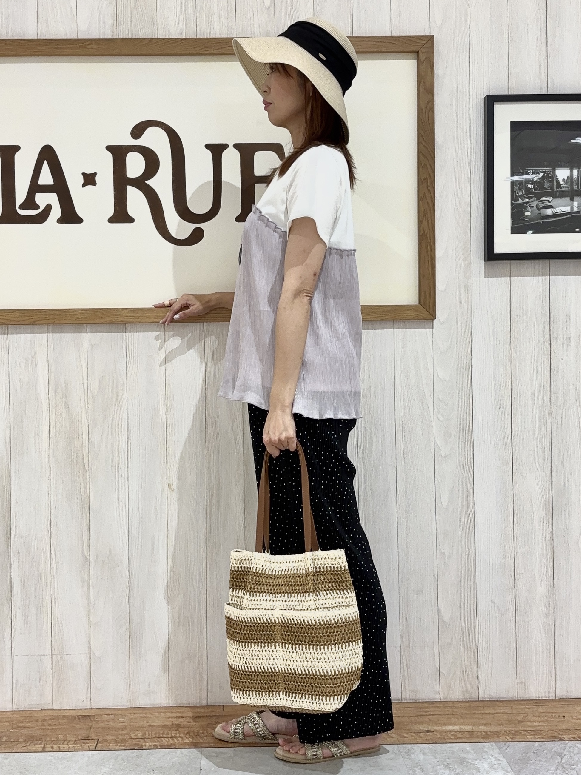 みきぽんさんの「SHOO･LA･RUE｜【体型カバー】1枚でインせず決まる きらきらビスチェ風Tシャツ」を使ったコーディネート