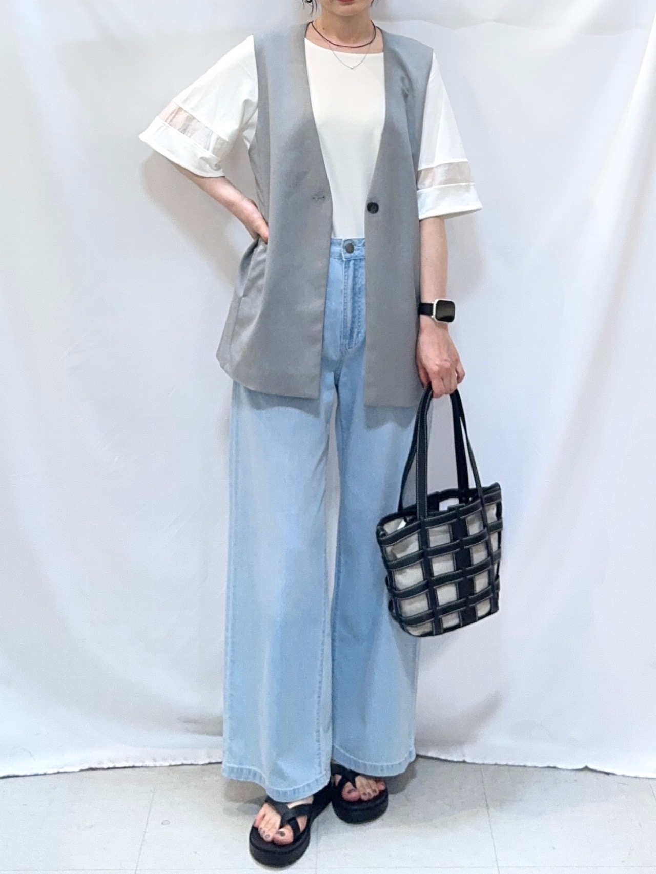 𝐇𝐢𝐫𝐨𝐦𝐢さんの「SHOO･LA･RUE｜【セットアップ可/洗濯後しわになりにくい/S-LL】シンプルで合わせやすい ノーカラージレ」を使ったコーディネート