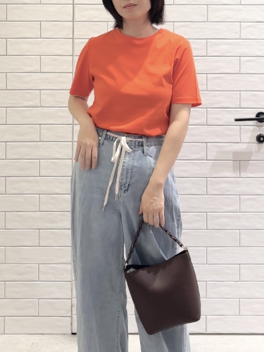 しおりさんの「OPAQUE.CLIP｜ベーシックTシャツ／オーガニックコットン混【洗濯機OK】」を使ったコーディネート