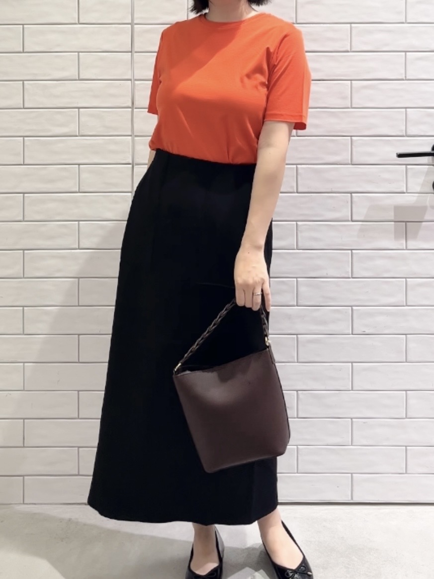 しおりさんの「OPAQUE.CLIP｜ベーシックTシャツ／オーガニックコットン混【洗濯機OK】」を使ったコーディネート
