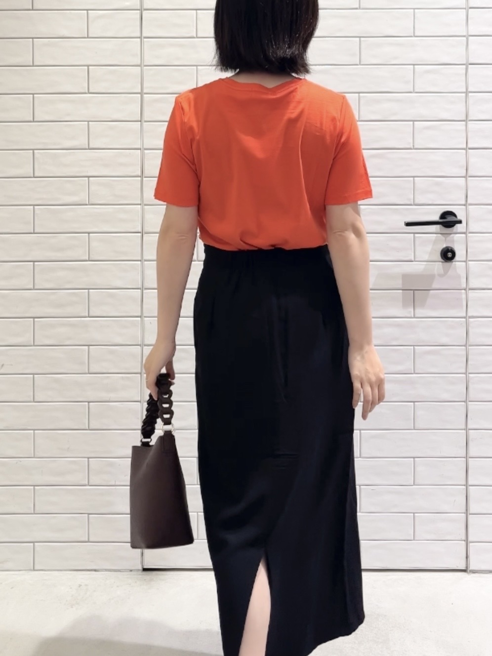 しおりさんの「OPAQUE.CLIP｜ベーシックTシャツ／オーガニックコットン混【洗濯機OK】」を使ったコーディネート