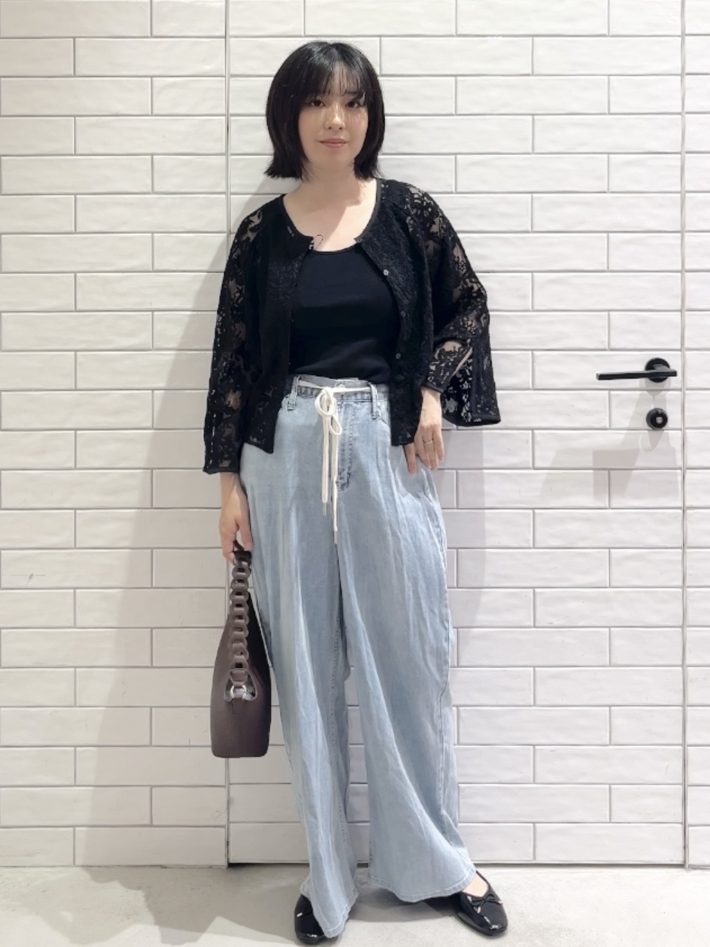 しおりさんの「OPAQUE.CLIP｜刺繍レースショートブラウス【洗える】」を使ったコーディネート