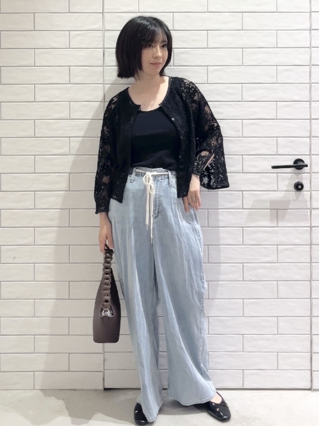しおりさんの「OPAQUE.CLIP｜刺繍レースショートブラウス【洗える】」を使ったコーディネート