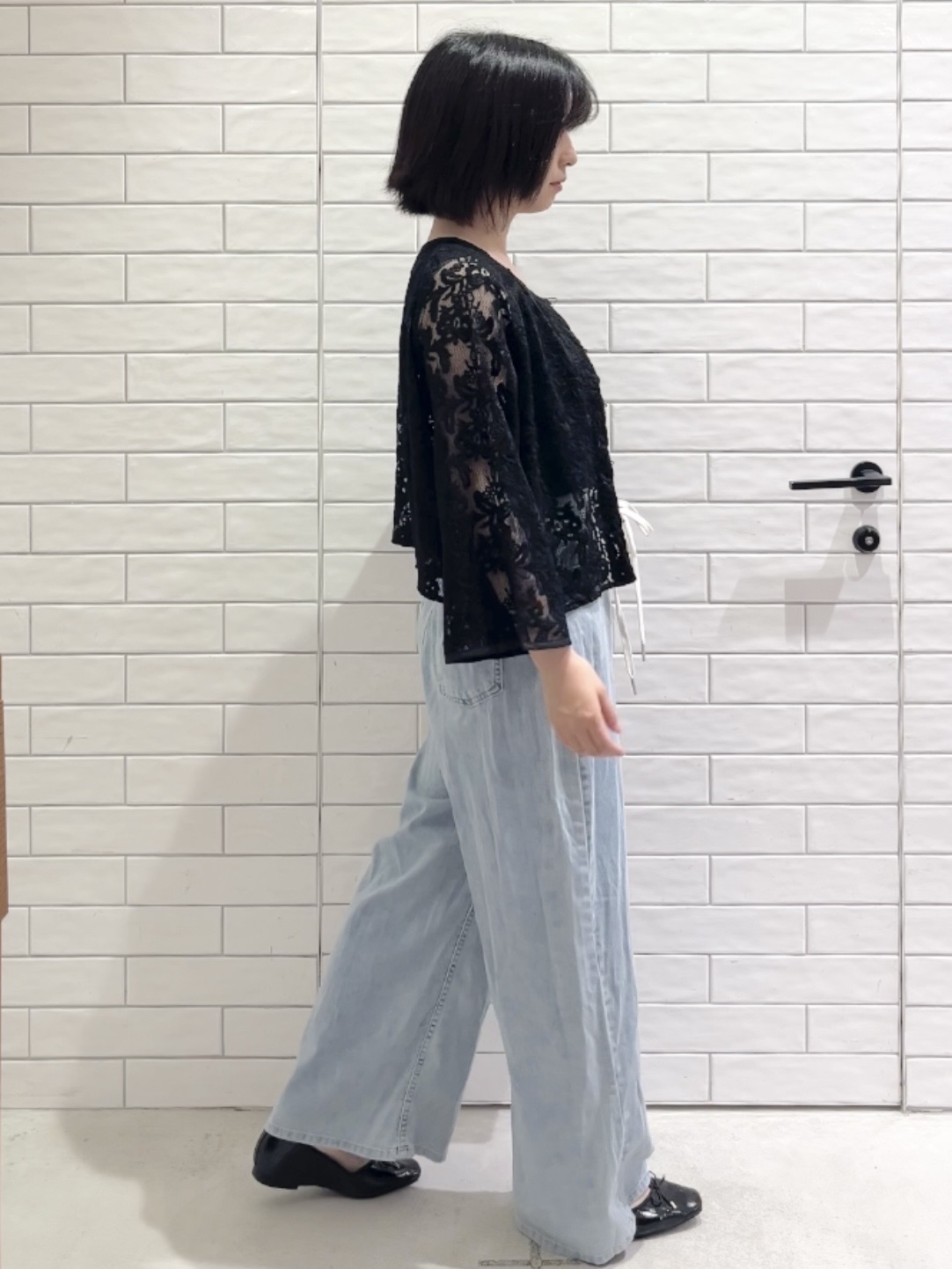 しおりさんの「OPAQUE.CLIP｜刺繍レースショートブラウス【洗える】」を使ったコーディネート