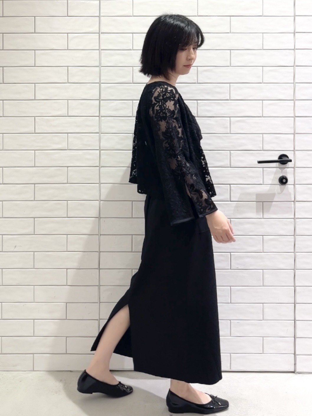 しおりさんの「OPAQUE.CLIP｜刺繍レースショートブラウス【洗える】」を使ったコーディネート
