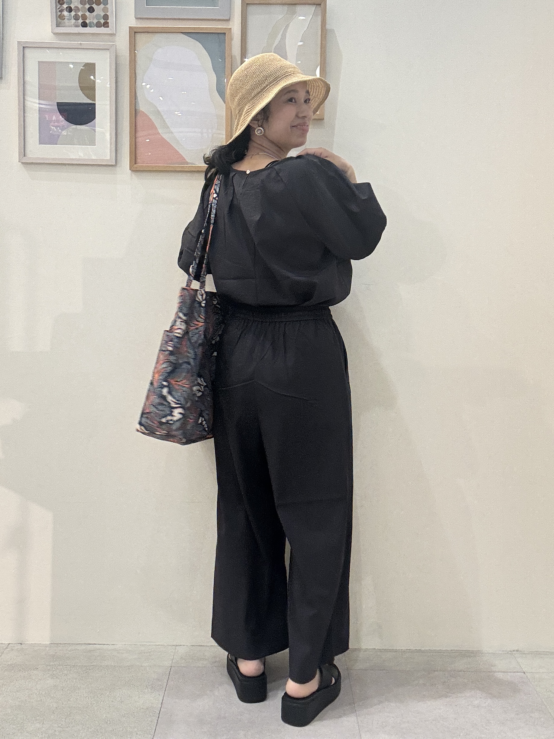 たけぴさんの「SHOO･LA･RUE｜【S-LL/洗濯機可/セットアップ可】軽凛(かろりん) タックブラウス」を使ったコーディネート