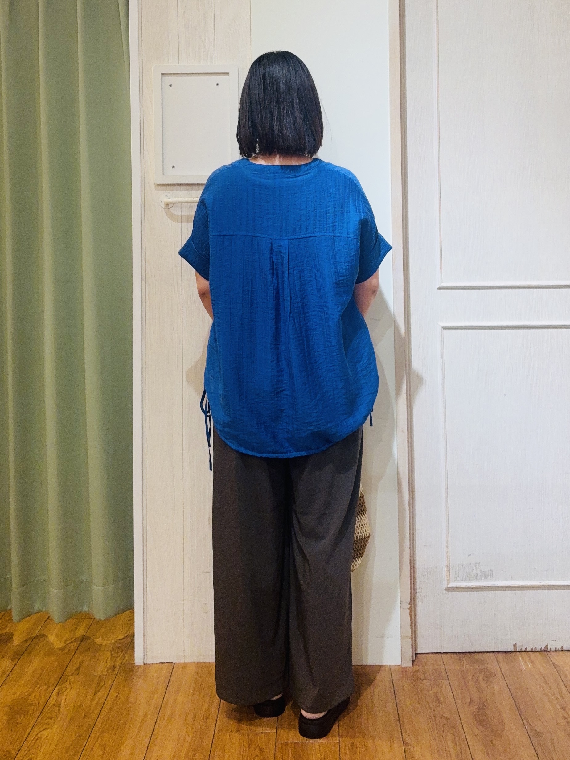 kumaさんの「SHOO･LA･RUE｜【高レビュー/体型カバー】インせず着られる スキッパー裾リボンブラウス」を使ったコーディネート