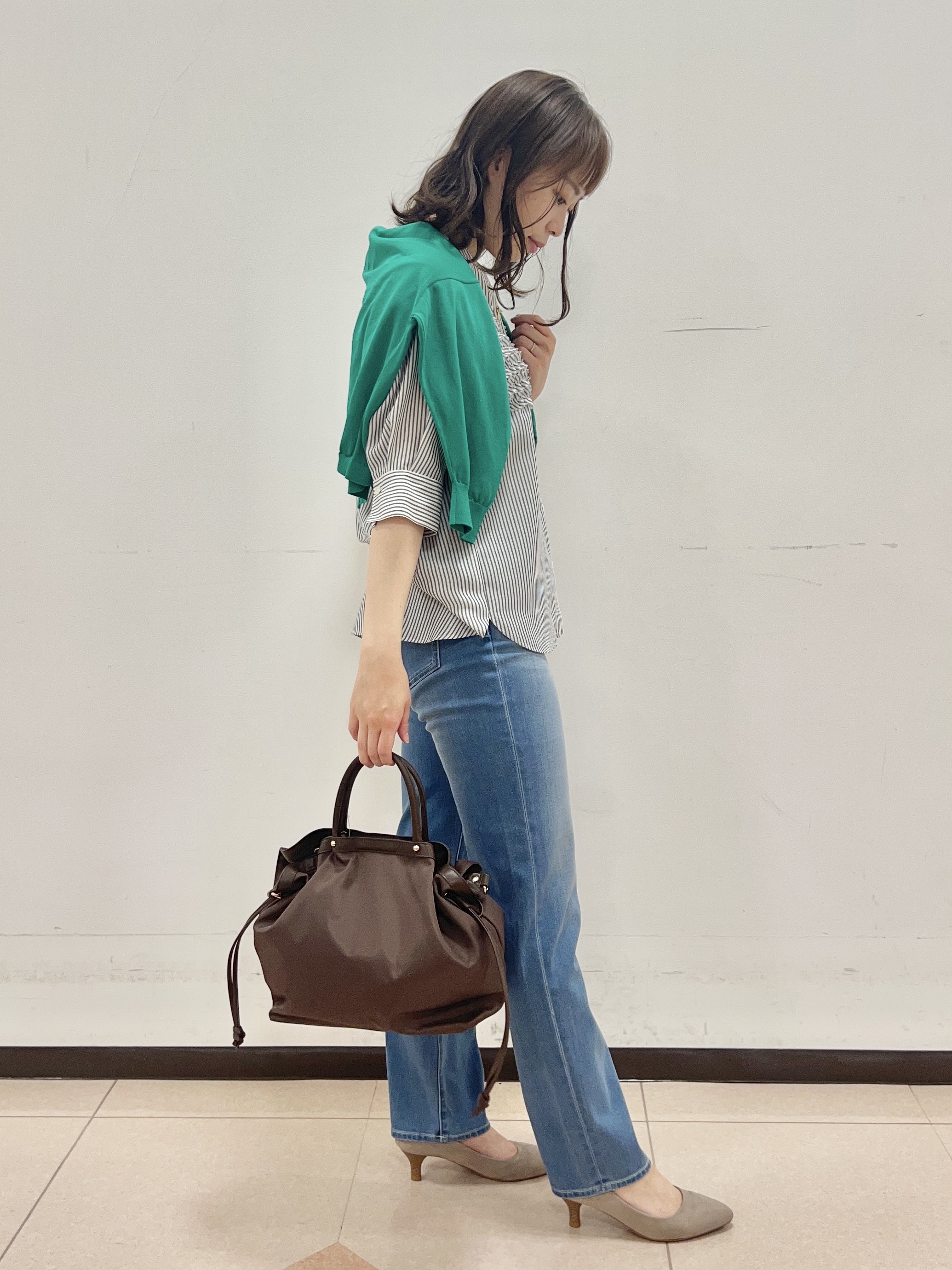りおさんの「UNTITLED｜【接触冷感/通気性/洗える】フロントフリルブラウス」を使ったコーディネート