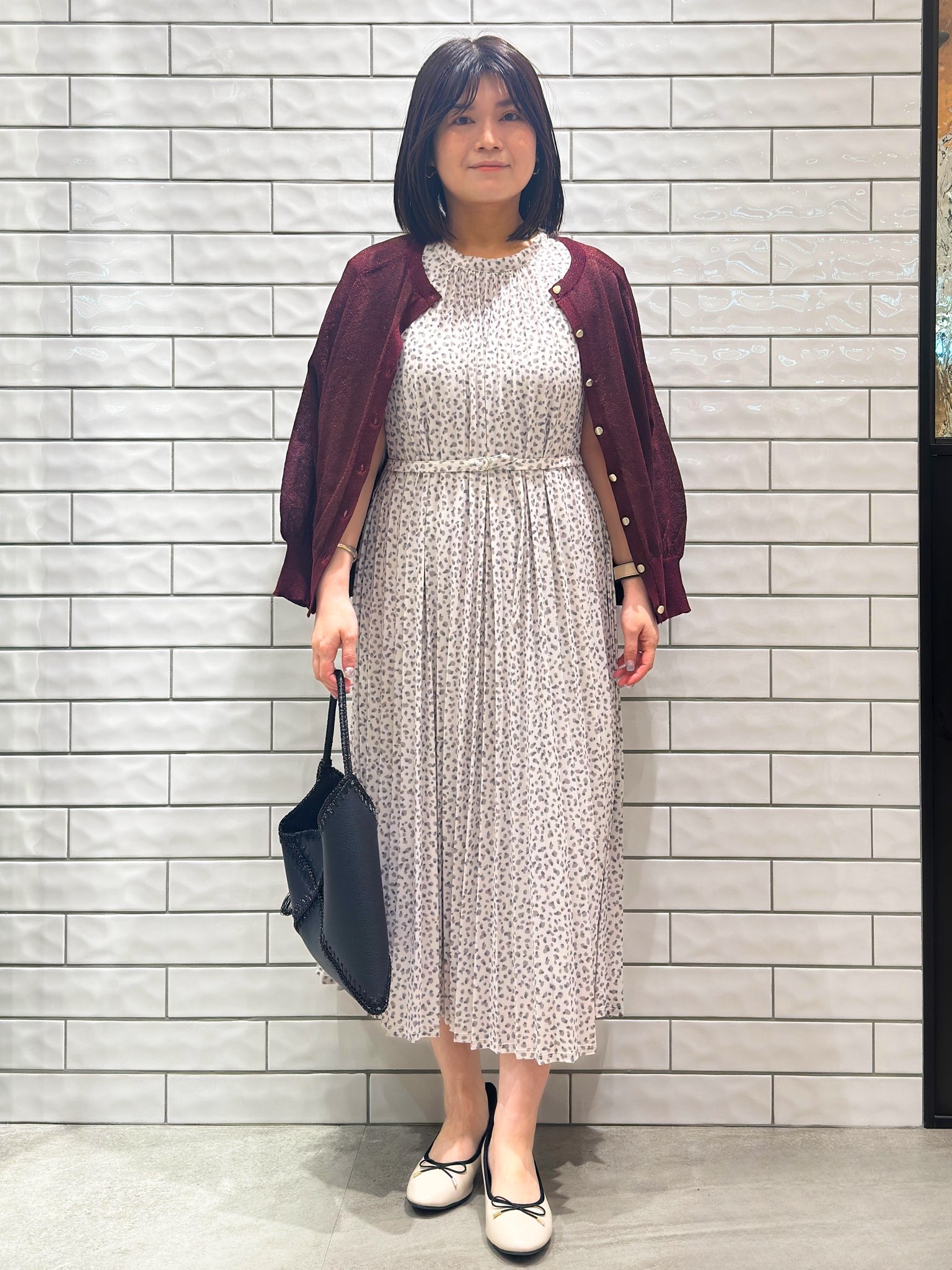 Minさんの「OPAQUE.CLIP｜【接触冷感】シアーラメドルマンショートカーディガン《洗濯機OK》」を使ったコーディネート