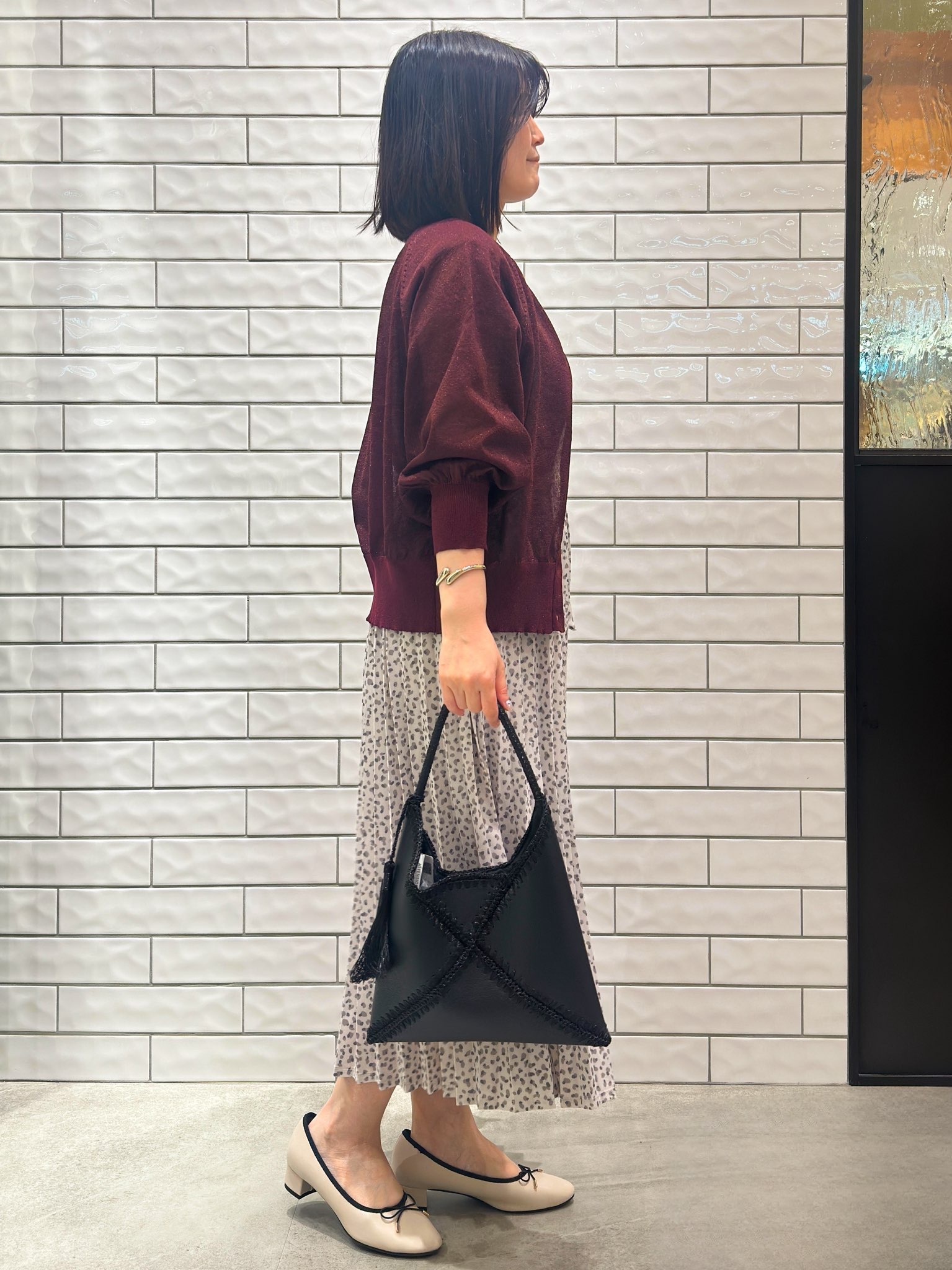 Minさんの「OPAQUE.CLIP｜【接触冷感】シアーラメドルマンショートカーディガン《洗濯機OK》」を使ったコーディネート