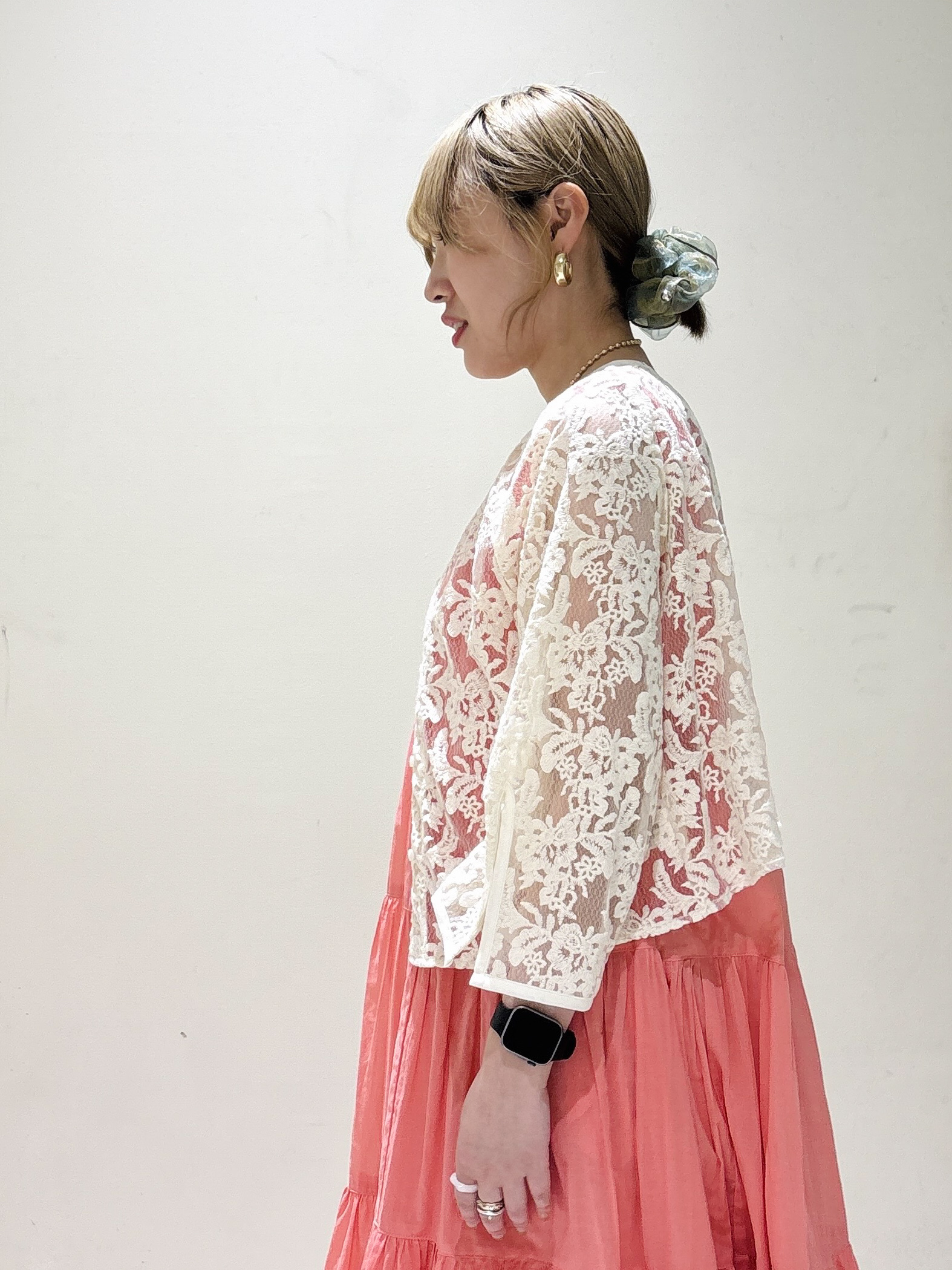 みきちぃさんの「OPAQUE.CLIP｜刺繍レースショートブラウス【洗える】」を使ったコーディネート