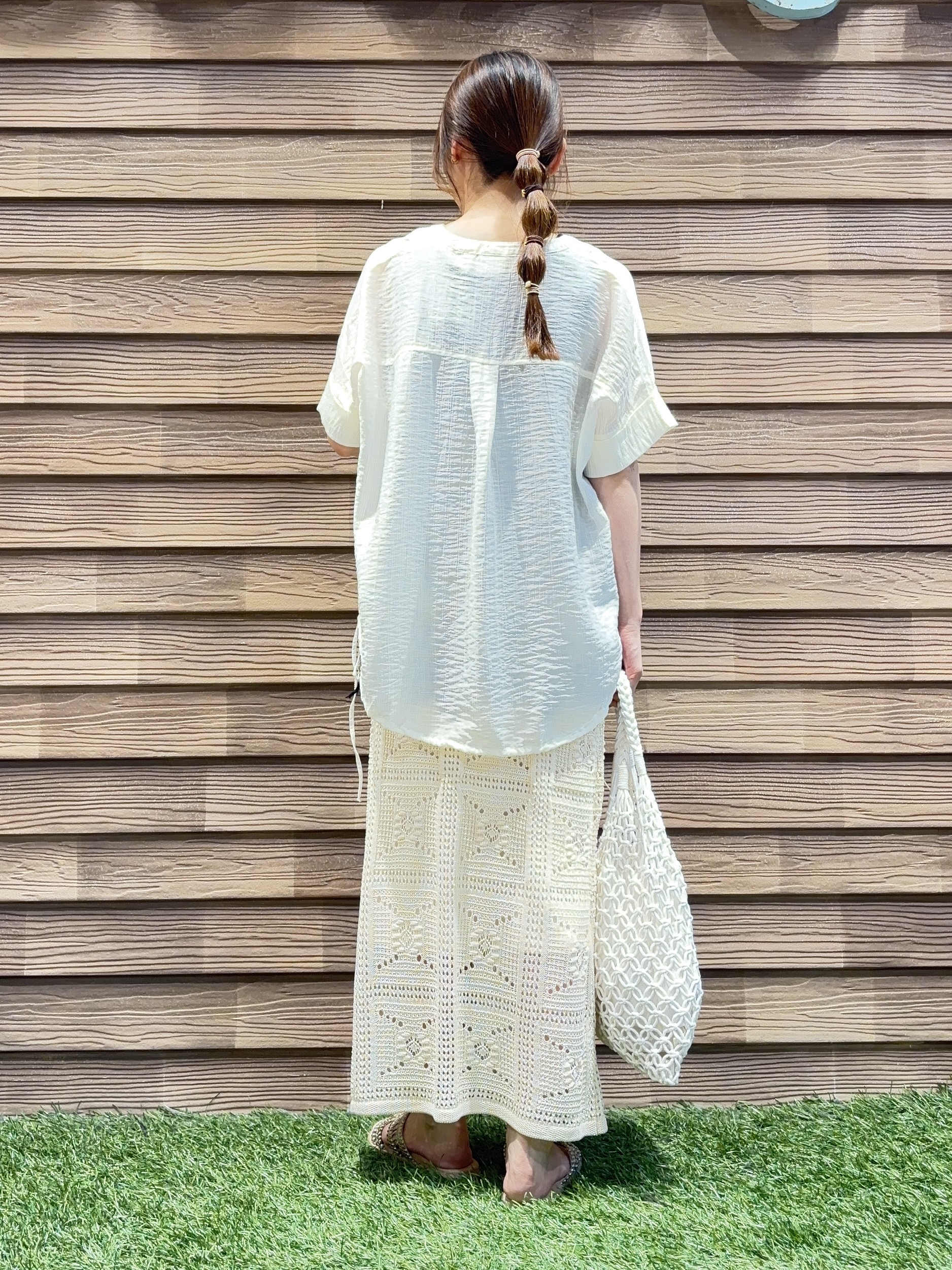 himiさんの「SHOO･LA･RUE｜【高レビュー/体型カバー】インせず着られる スキッパー裾リボンブラウス」を使ったコーディネート