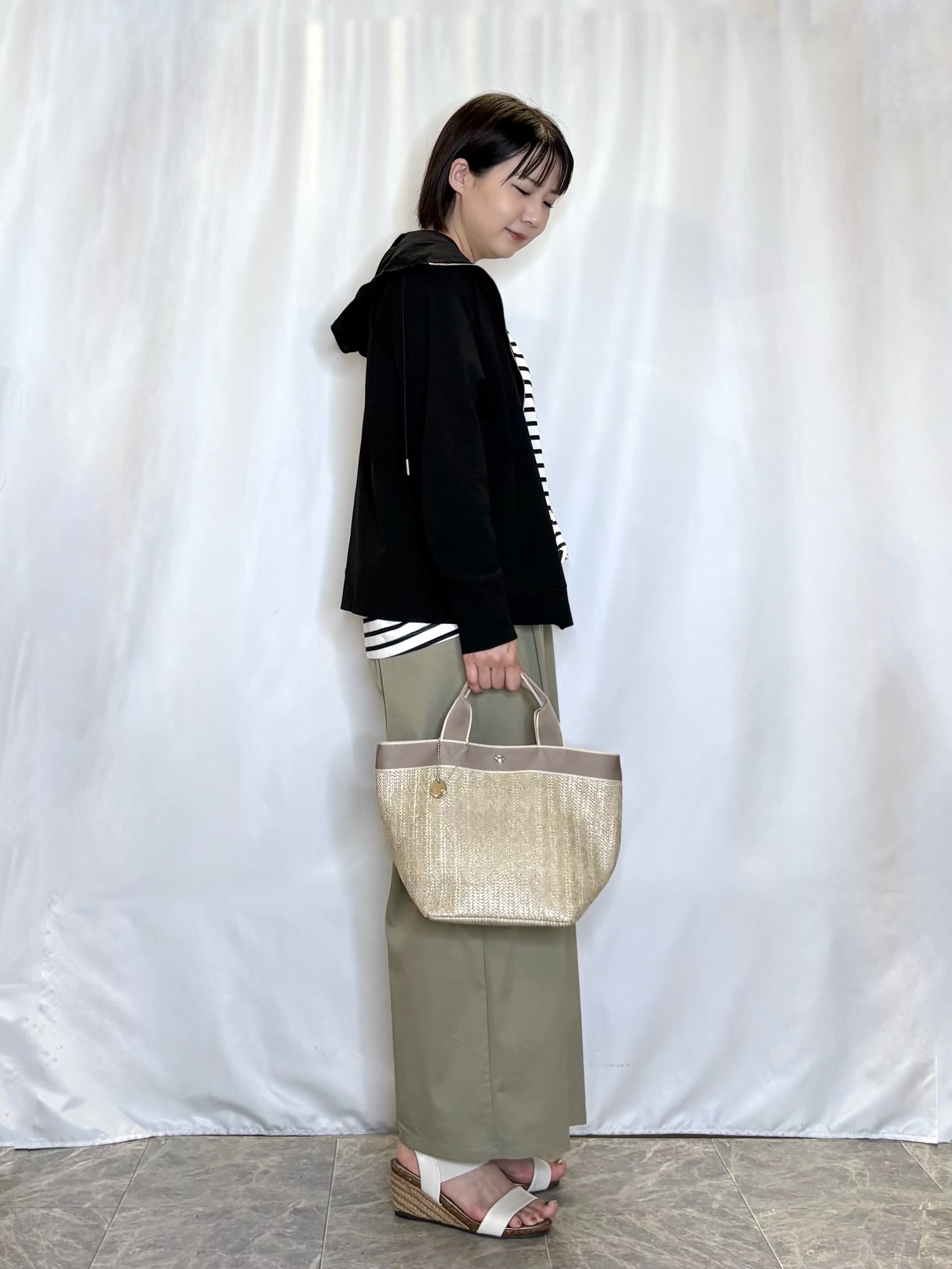 ネリさんの「SHOO･LA･RUE｜【UV/洗濯機可】日焼け対策も快適に 指穴つき ジップパーカー」を使ったコーディネート