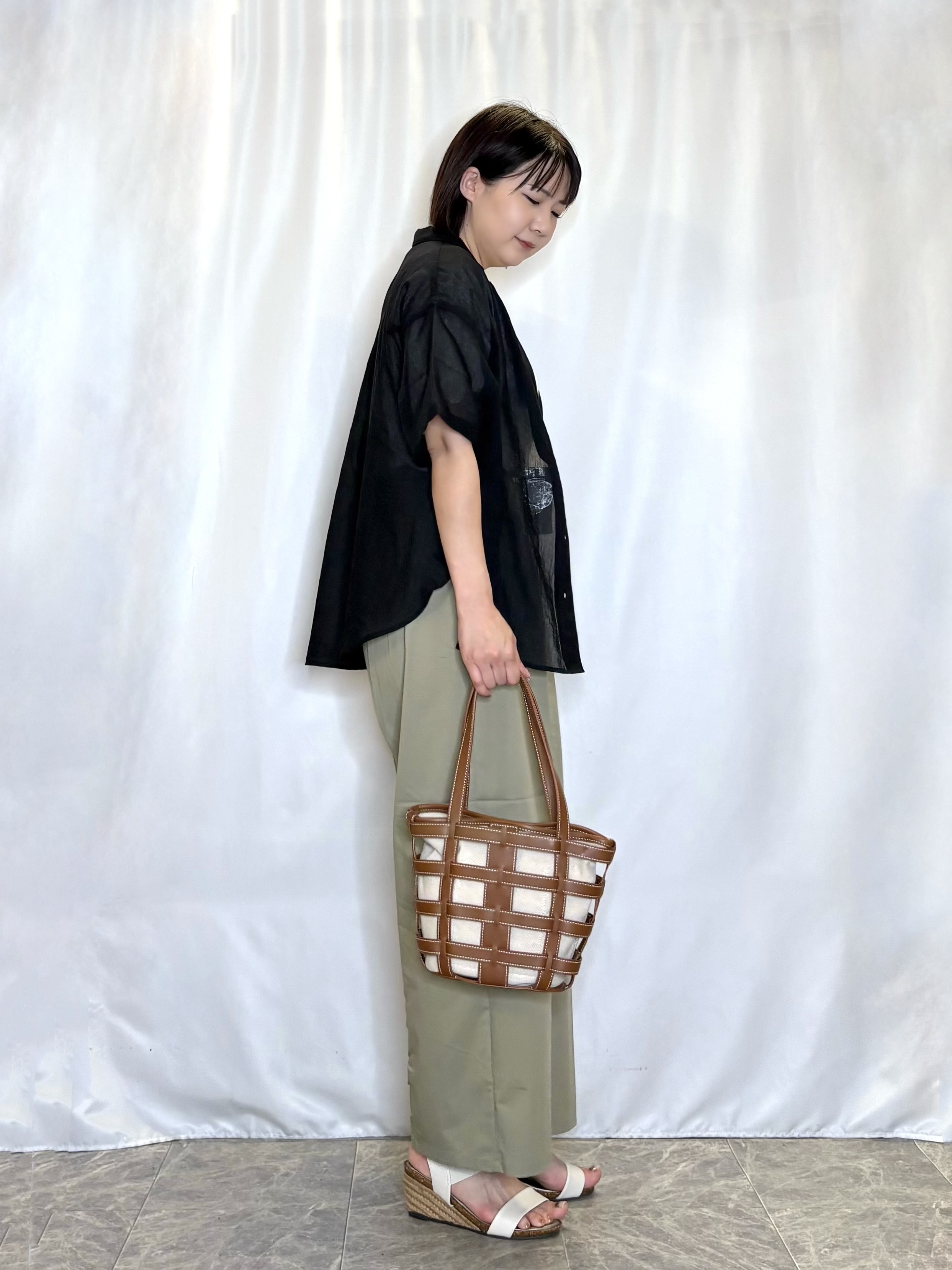 ネリさんの「SHOO･LA･RUE｜【S-LL】ナチュラルに決まる 半袖シアーシャツジャケット」を使ったコーディネート