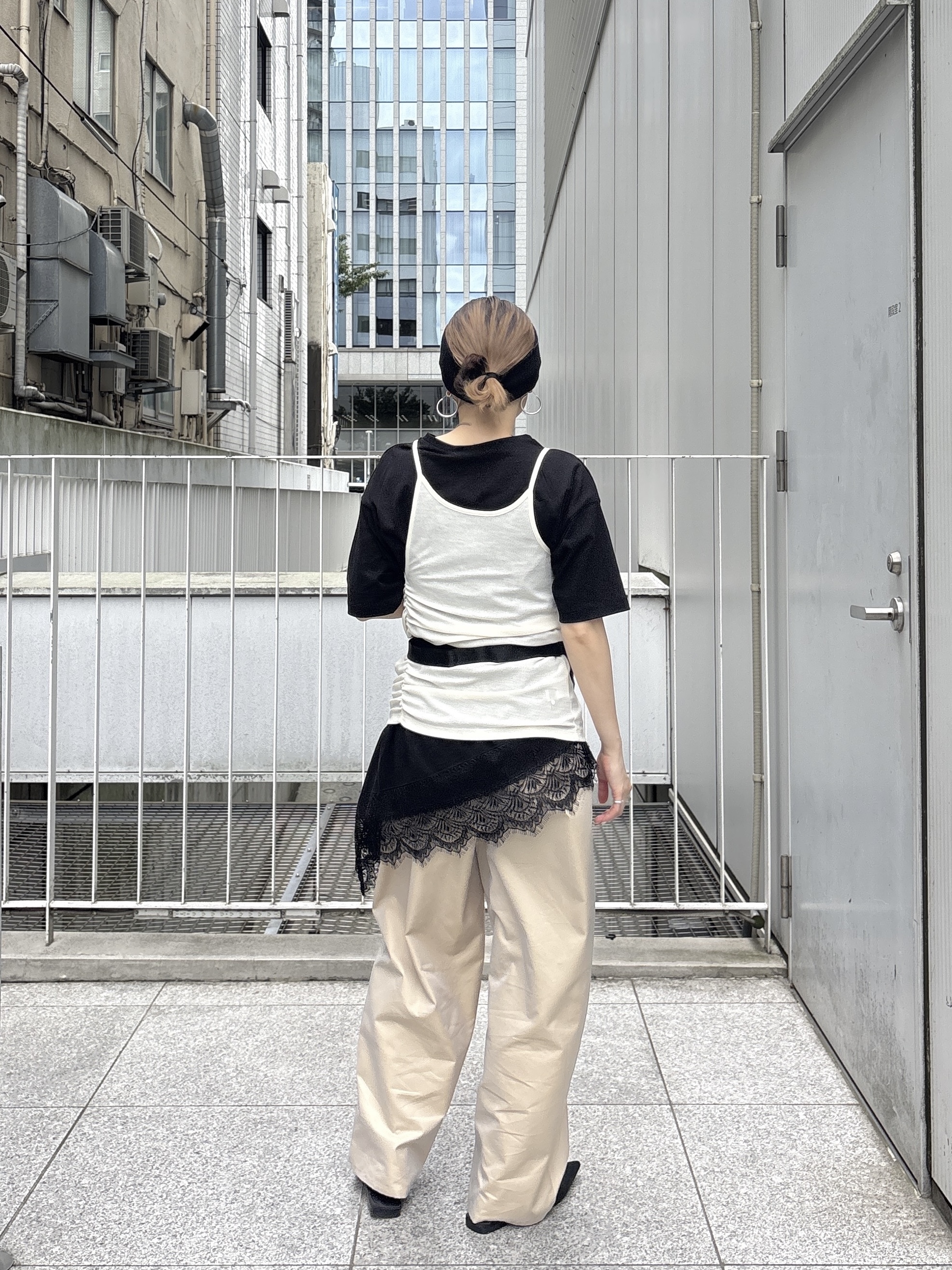 kotakiさんの「INDIVI｜裾レースアシメカットソー」を使ったコーディネート