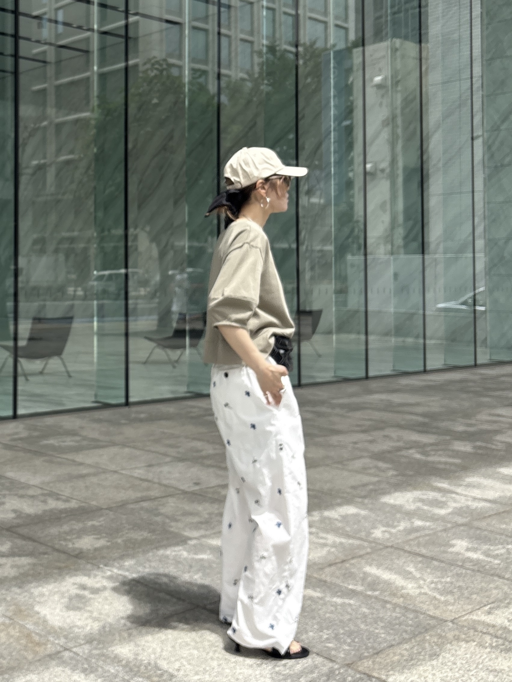 kotakiさんの「INDIVI｜ハーフスリーブフォルムカットソー【再入荷／マシンウォッシュ／接触冷感】」を使ったコーディネート