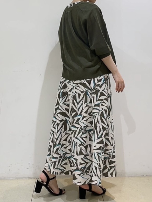 watanabeさんの「UNTITLED｜【アンサンブル可/シアー】リネンエステルカーディガン」を使ったコーディネート