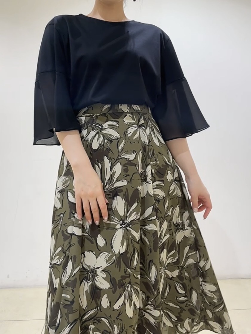 watanabeさんの「UNTITLED｜【洗える/華奢見え】袖シアープルオーバー」を使ったコーディネート