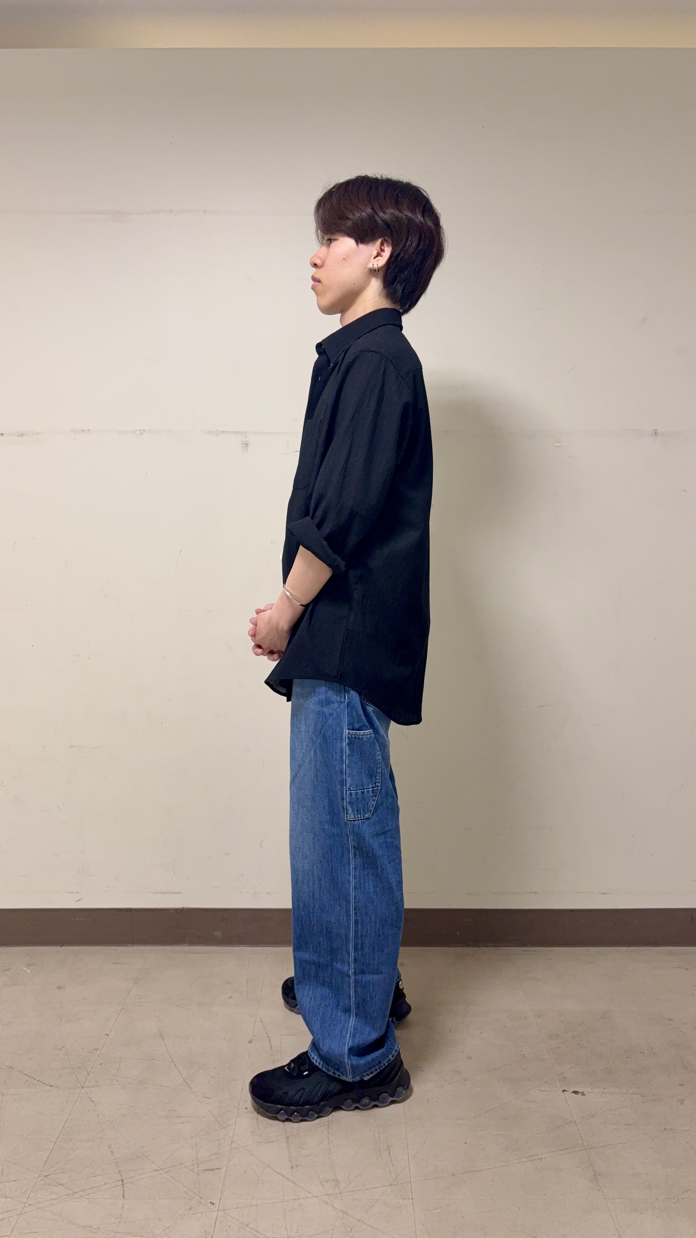 藤井 皇良さんの「TAKEO KIKUCHI｜【通気性】トリコットサッカー 7分袖シャツ」を使ったコーディネート