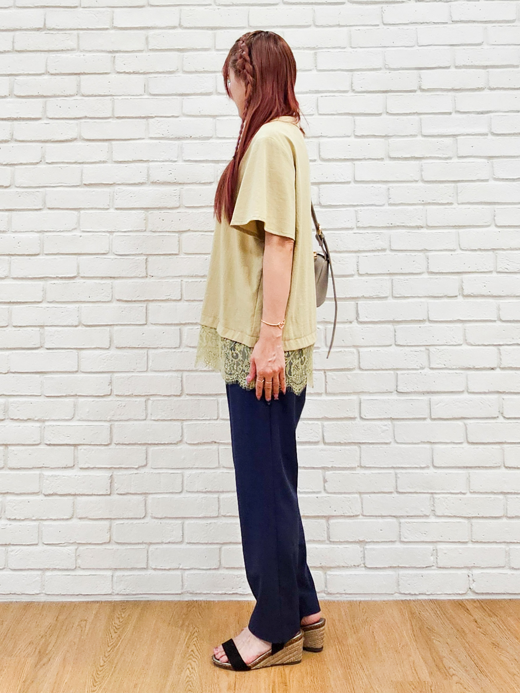 ゆゆさんの「SHOO･LA･RUE｜【S-LL/洗濯機可】軽凛(かろりん) 楽に着られて上品 裾レーススキッパーブラウス」を使ったコーディネート