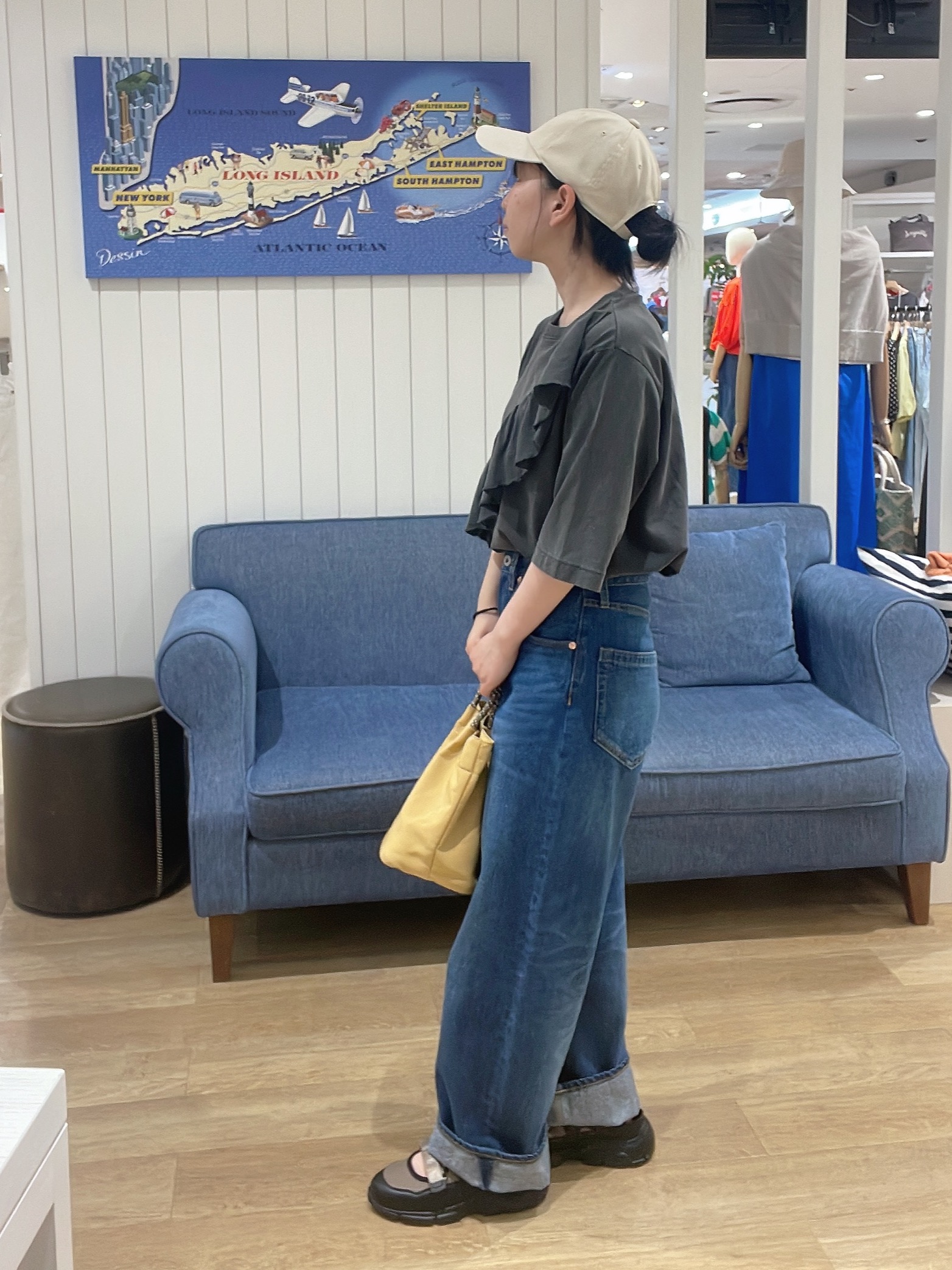 AYAさんの「Dessin｜アシメフリル ヴィンテージライクプルオーバー」を使ったコーディネート