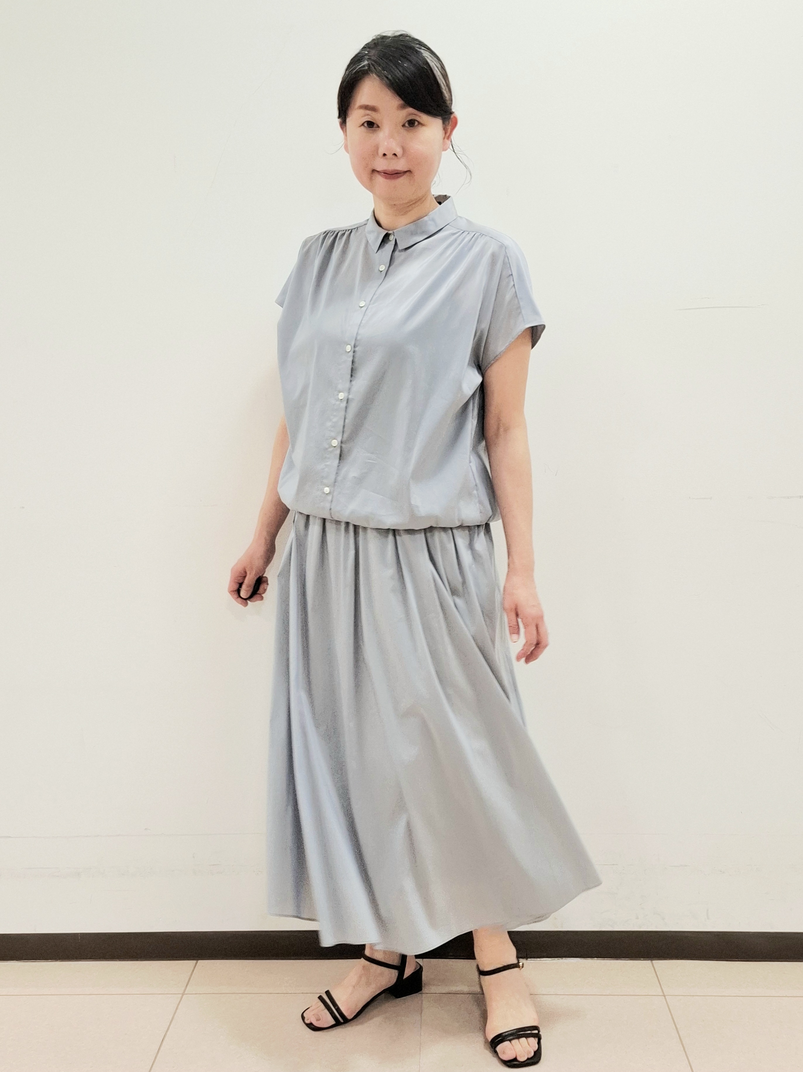 ねぎさんの「UNTITLED｜【セットアップ可/軽量/清涼感】ローンギャザーブラウス」を使ったコーディネート