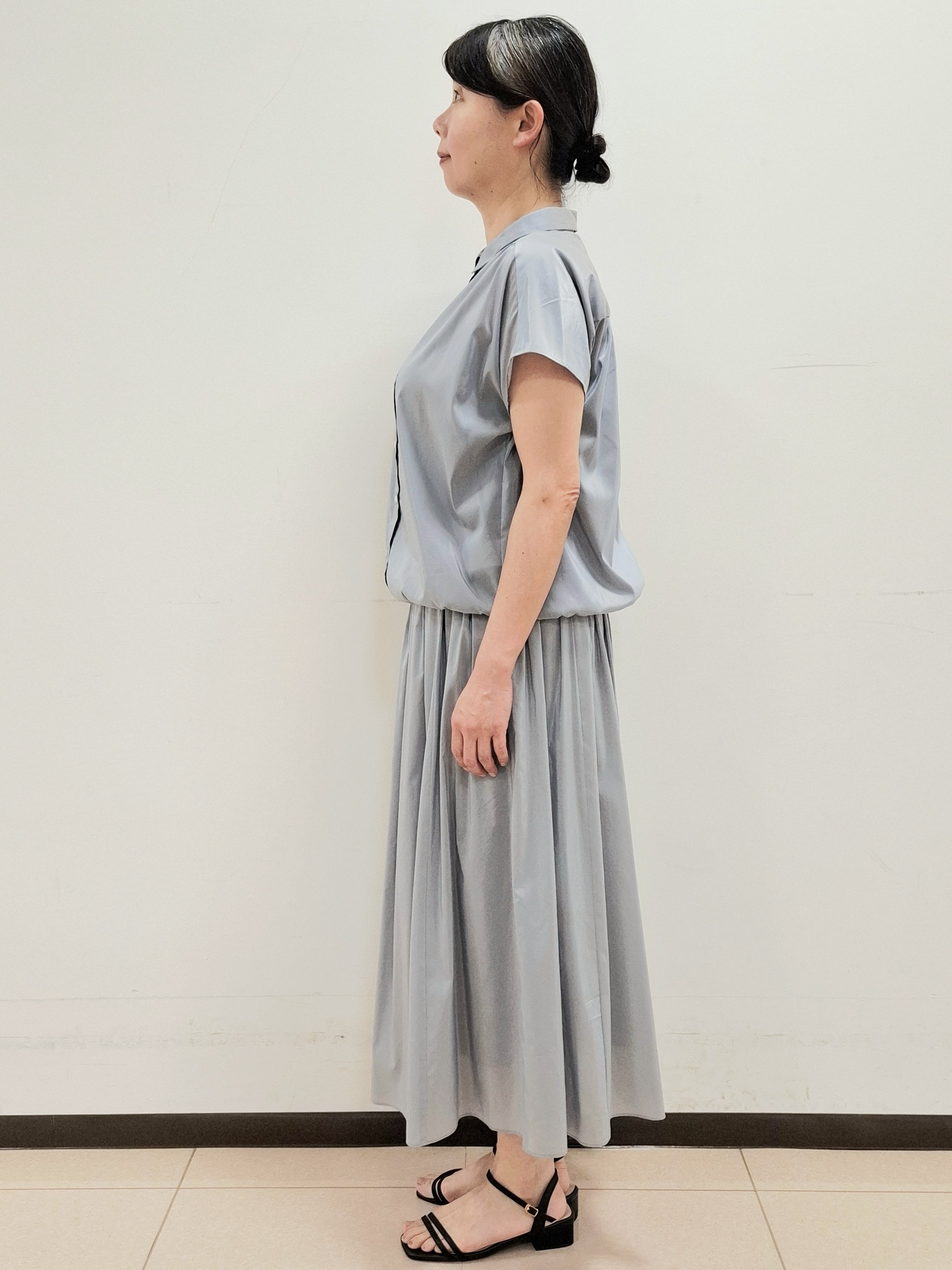 ねぎさんの「UNTITLED｜【セットアップ可/軽量/清涼感】ローンギャザーブラウス」を使ったコーディネート