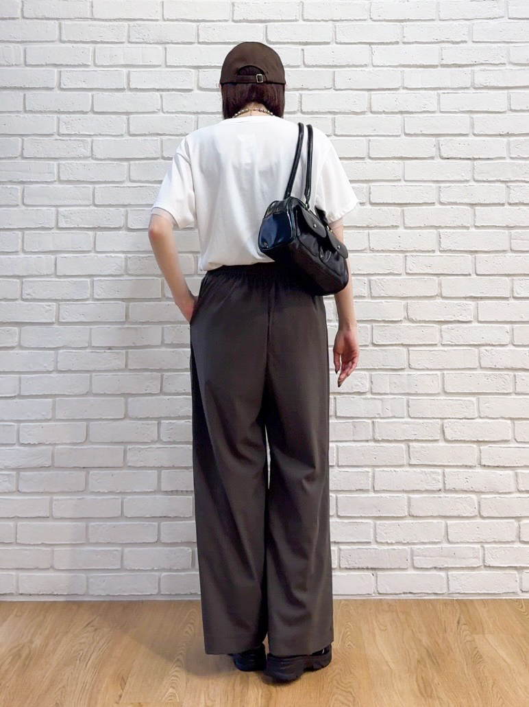 𝐜𝐡𝐢𝐤𝐚さんの「SHOO･LA･RUE｜【ひんやり/S-LL/洗濯機可】色・柄選べる お袖チュールレイヤード プリントアソートTシャツ」を使ったコーディネート