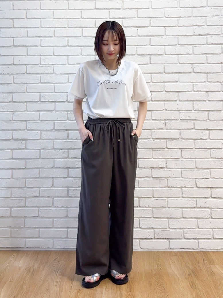 𝐜𝐡𝐢𝐤𝐚さんの「SHOO･LA･RUE｜【セットアップ可/S-LL】ライトオンスデニム 5分袖シャツ」を使ったコーディネート