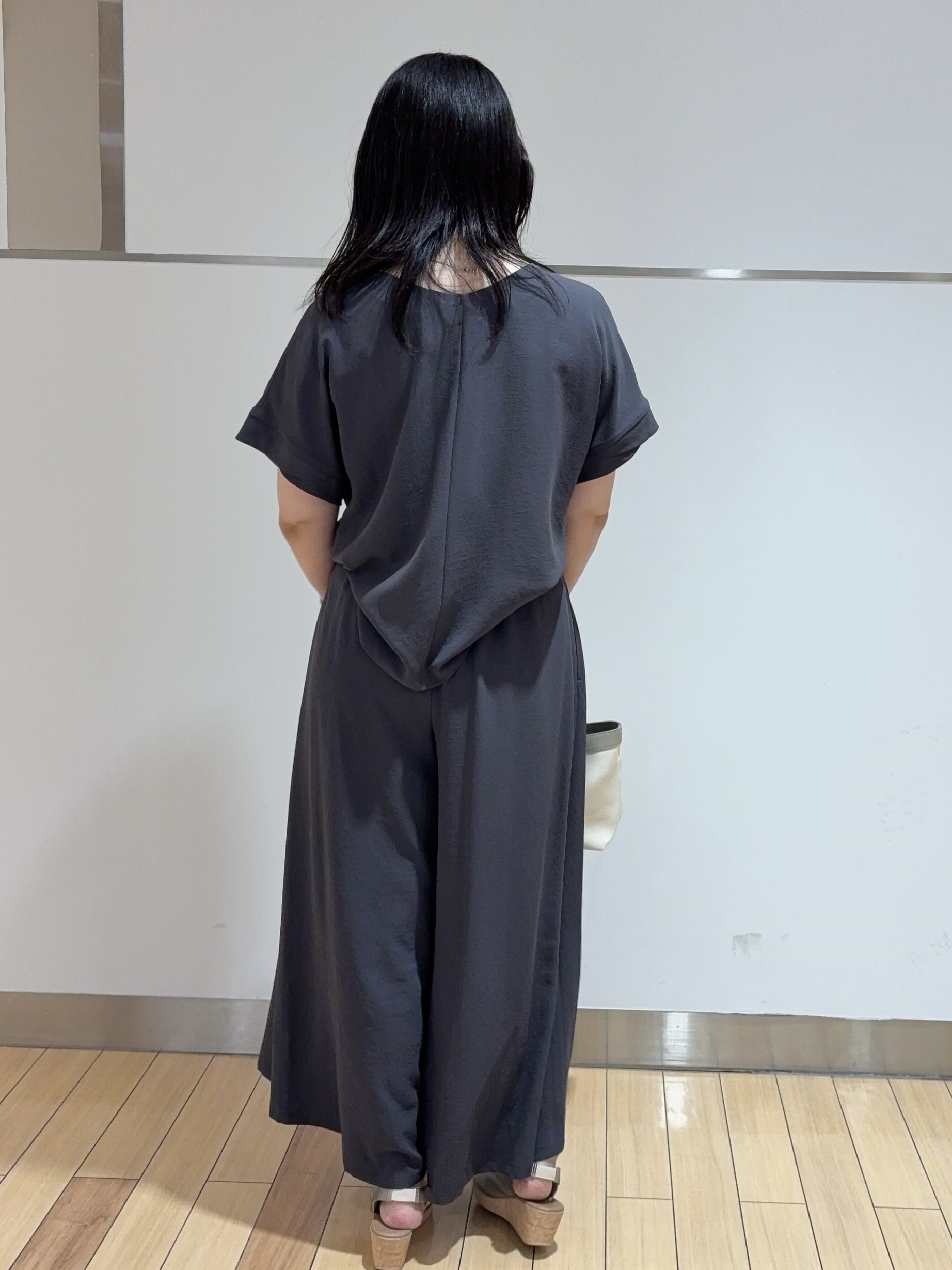 misaさんの「UNTITLED｜【セットアップ可/UVカット/前後2WAY】リラクシーフレンチスリーブブラウス」を使ったコーディネート