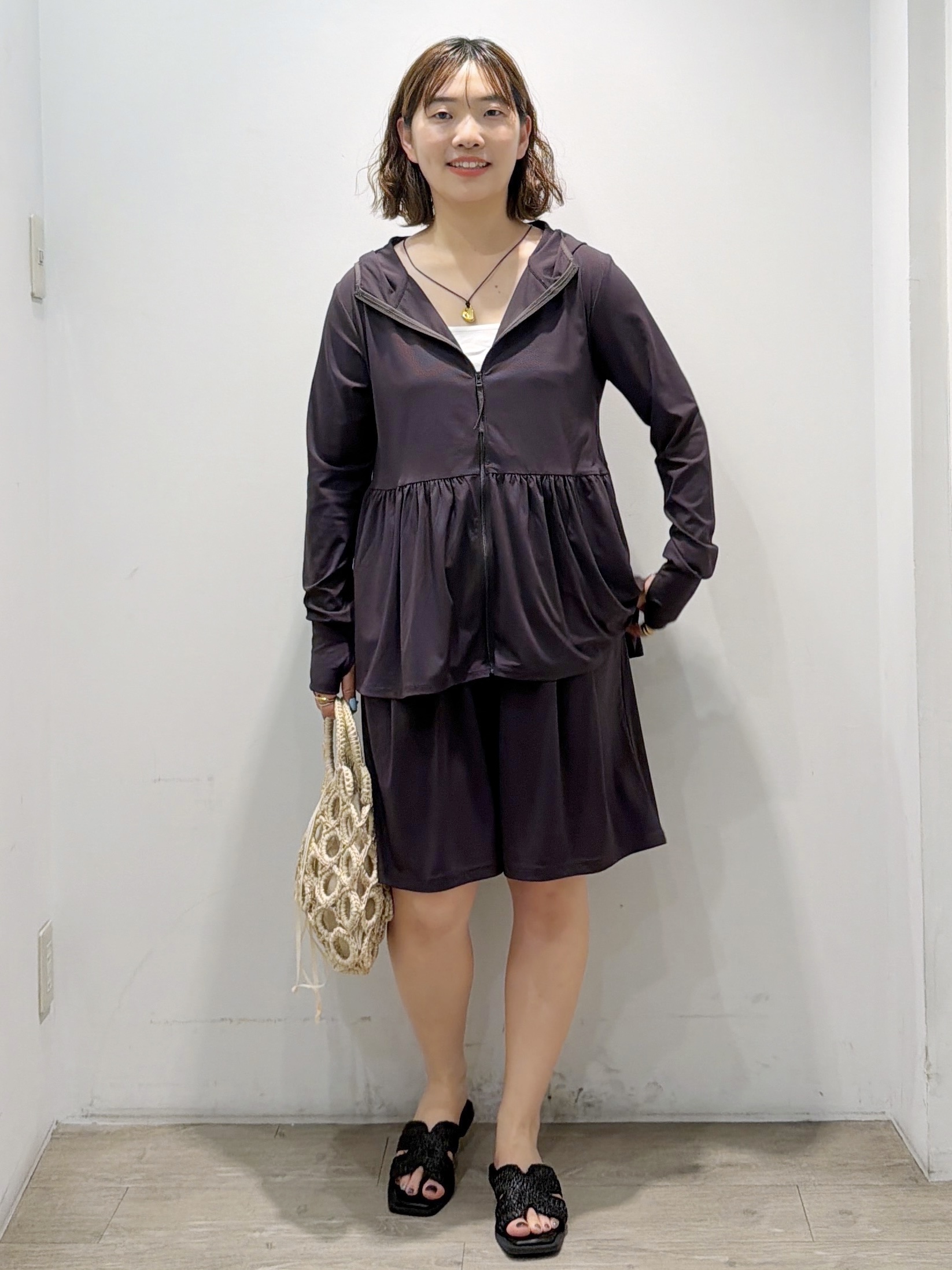 sumicaさんの「OPAQUE.CLIP｜《UV／吸水速乾／接触冷感ラッシュガードシリーズ》フードペプラムジップカーディガン【洗濯機OK】」を使ったコーディネート