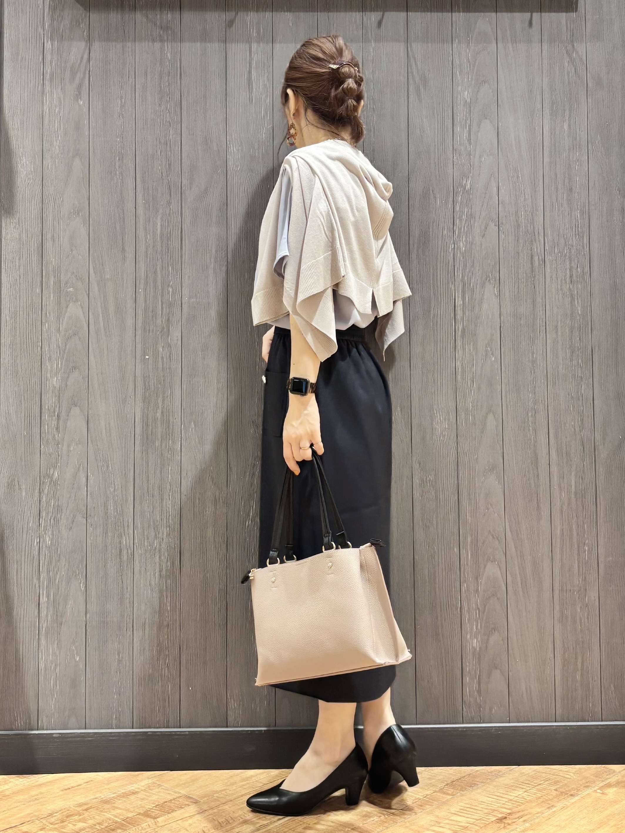 meiさんの「SHOO･LA･RUE｜【UV/通勤】洗濯後しわになりにくい 上品配色ブラウス」を使ったコーディネート