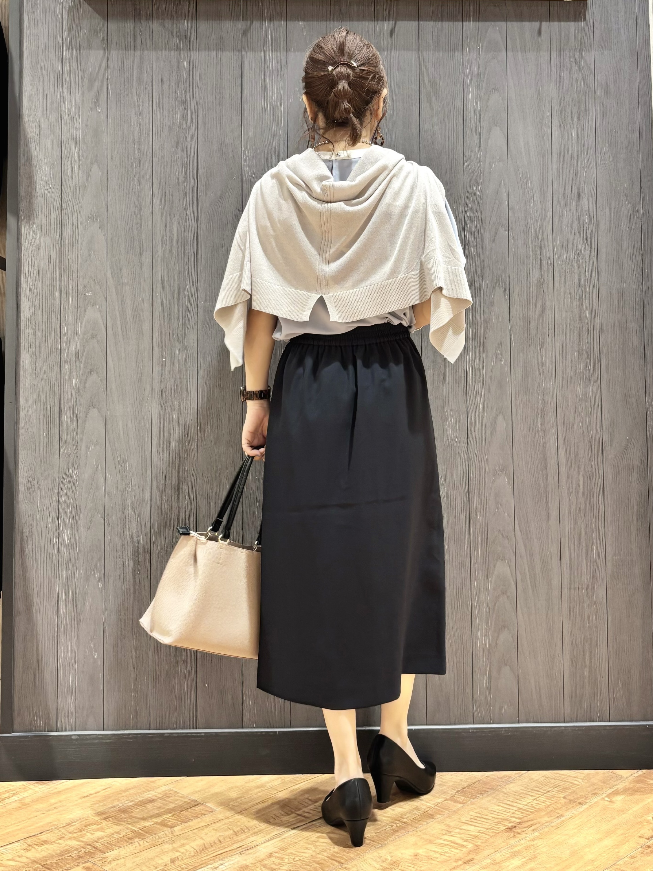 meiさんの「SHOO･LA･RUE｜【UV/通勤】洗濯後しわになりにくい 上品配色ブラウス」を使ったコーディネート