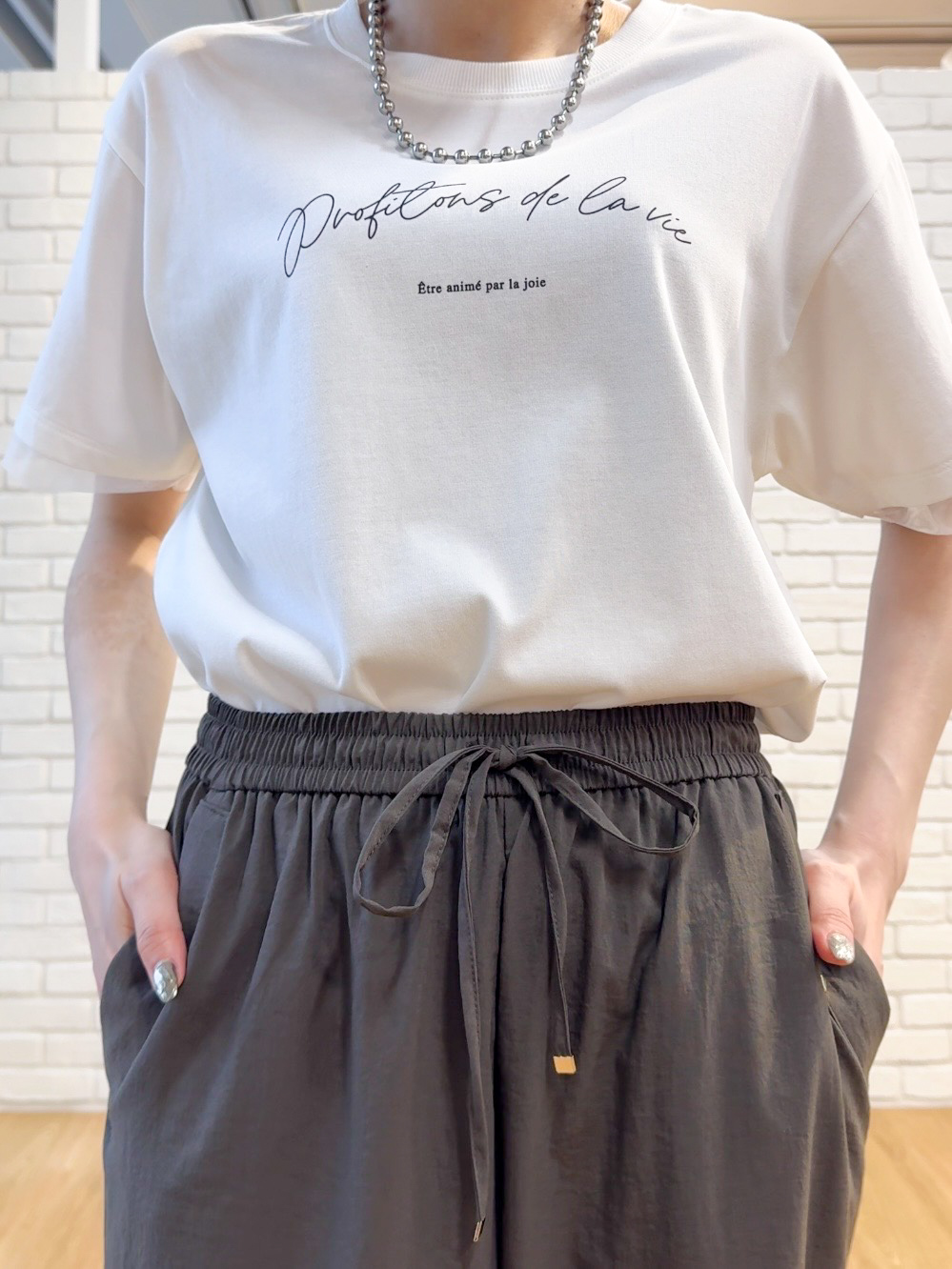 𝐜𝐡𝐢𝐤𝐚さんの「SHOO･LA･RUE｜【ひんやり/S-LL/洗濯機可】色・柄選べる お袖チュールレイヤード プリントアソートTシャツ」を使ったコーディネート