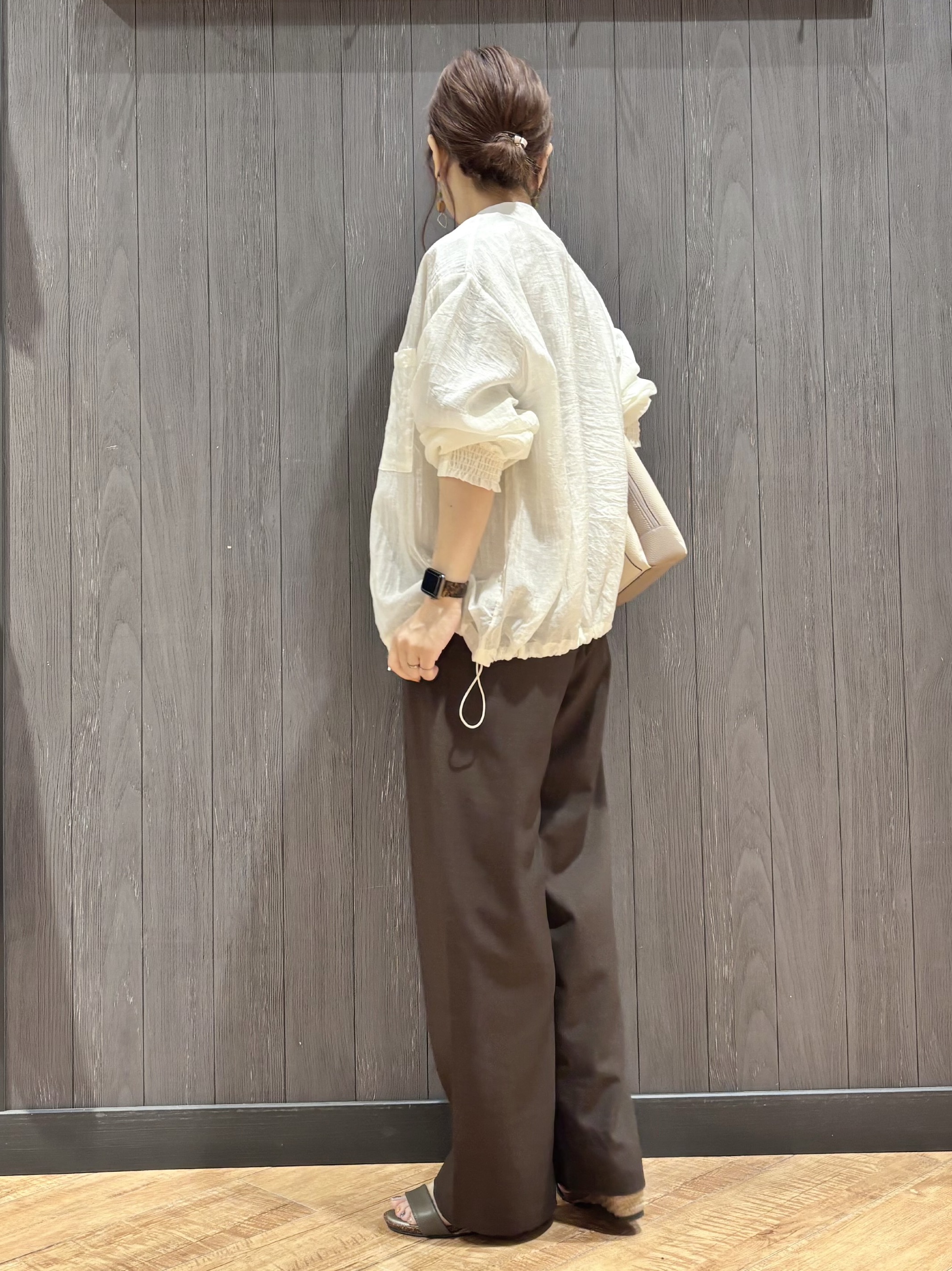 meiさんの「SHOO･LA･RUE｜【S-LL/洗濯機可】夏に使える 程よい透け感のシアーブルゾン」を使ったコーディネート