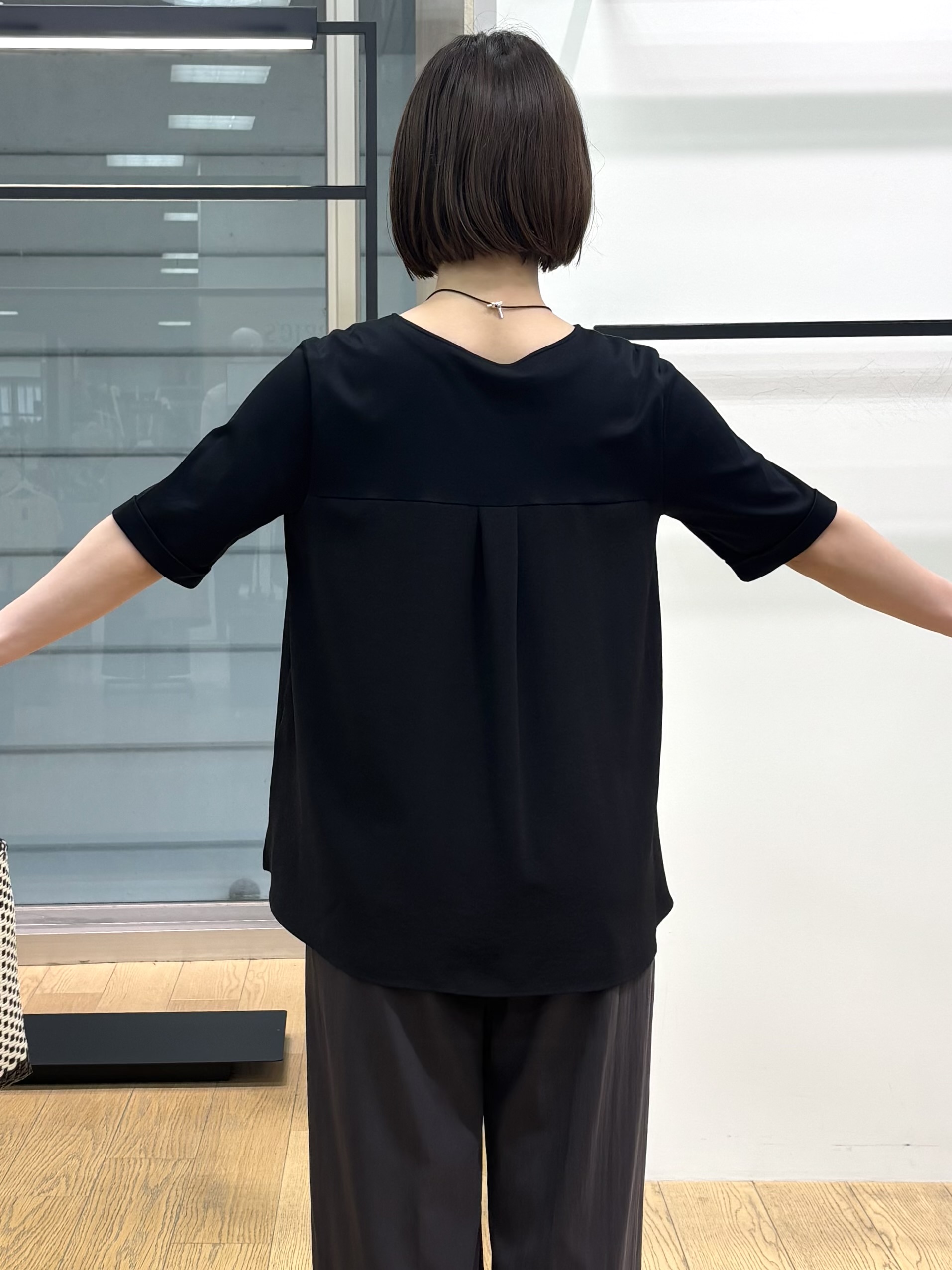 asamiさんの「INDIVI｜【着る日傘／SETUP可能】ビスチェレイヤード風トップス」を使ったコーディネート