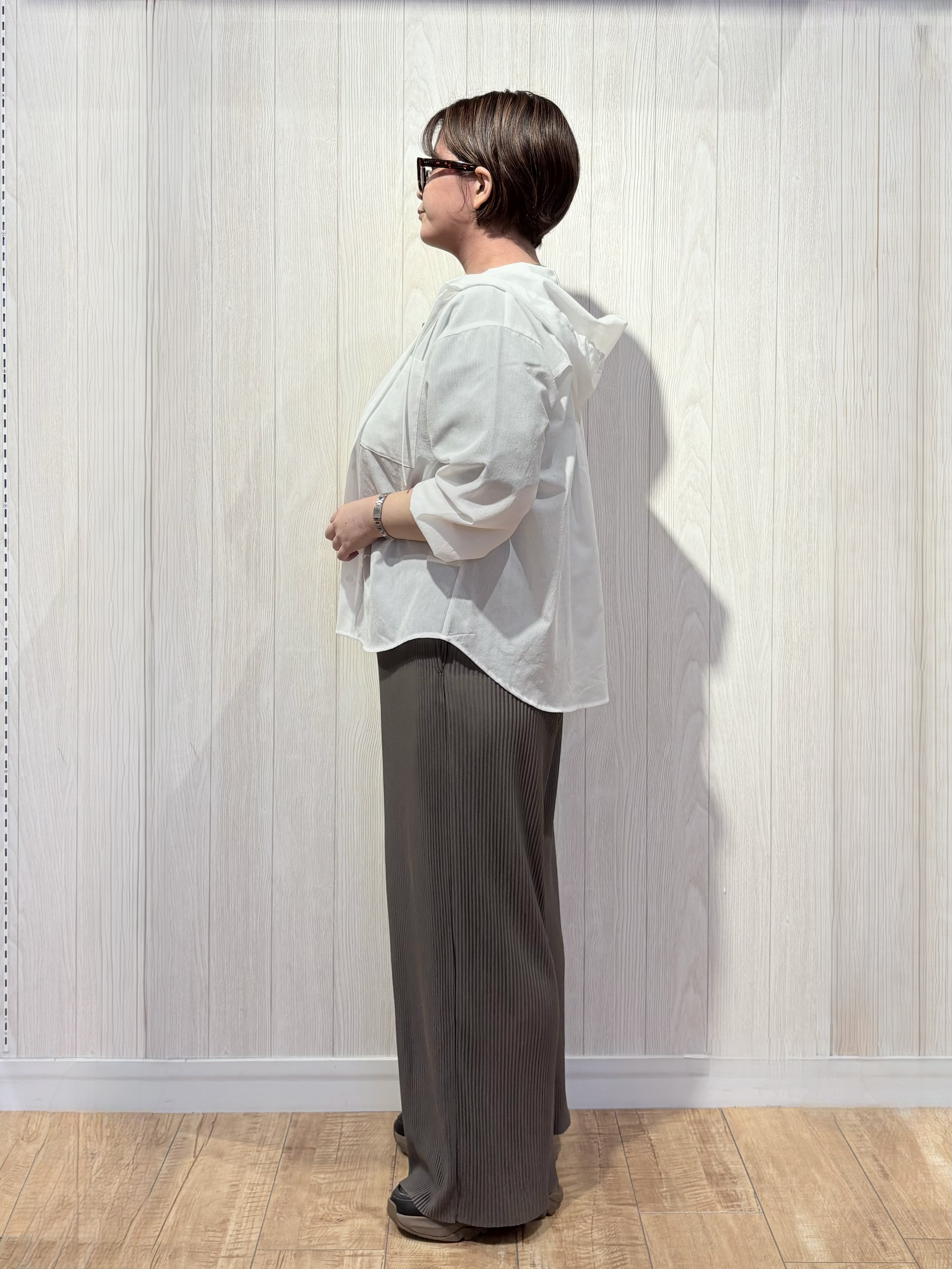 砂糖さんの「SHOO･LA･RUE｜【通気性〇/洗濯機可/S-LL】UVカット機能付き ライトな着心地シャツパーカ」を使ったコーディネート