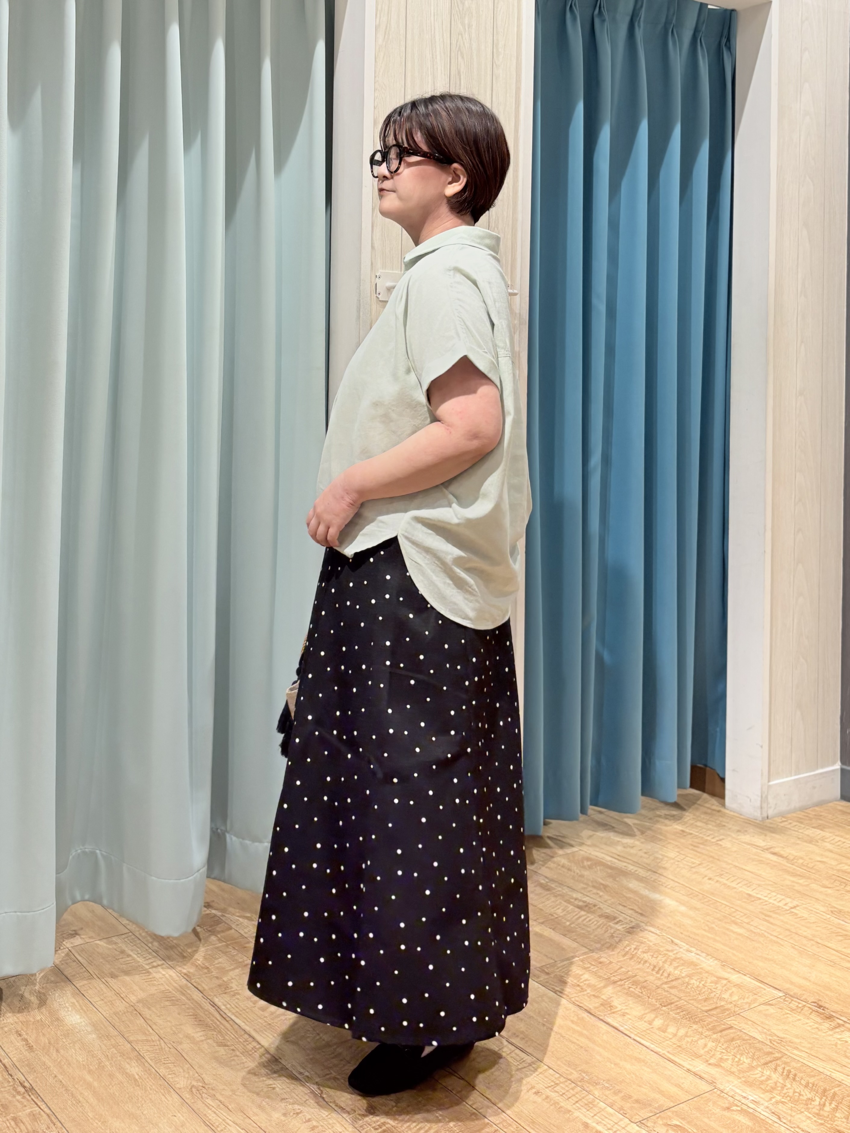 砂糖さんの「SHOO･LA･RUE｜【UV/吸水速乾/抗菌防臭】インせず着られる フレンチリネンスキッパーシャツ」を使ったコーディネート