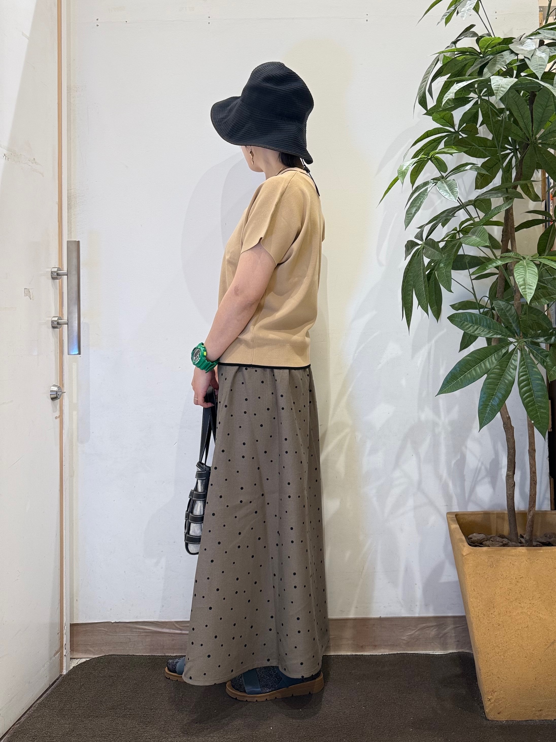 misakiさんの「SHOO･LA･RUE｜【高レビュー/毎日洗える/UV】二の腕も隠せる 配色ボウタイニット」を使ったコーディネート