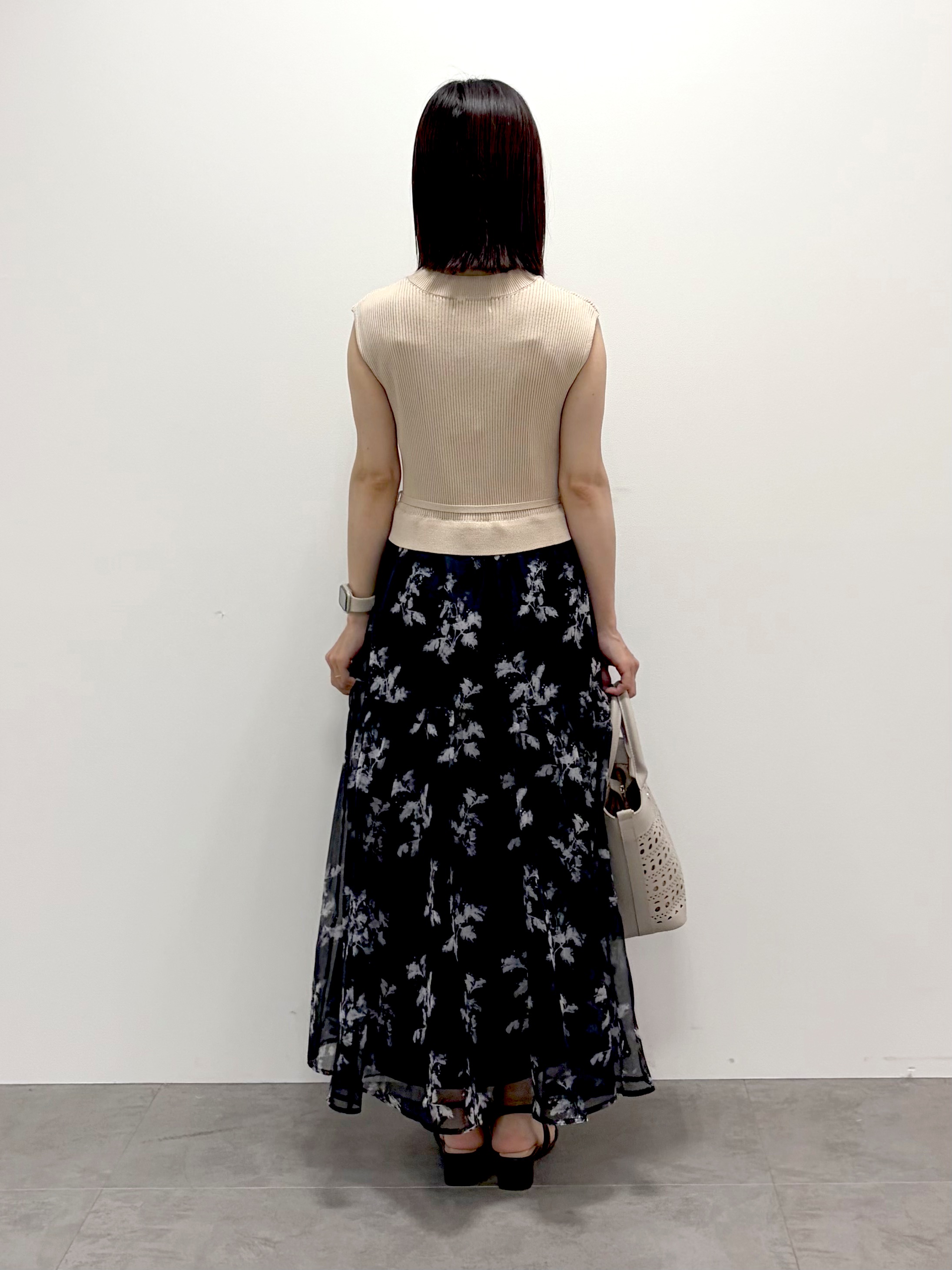 kozuさんの「index｜【接触冷感】シアーショートトッパーカーディガン《洗濯機OK／抗ピル》」を使ったコーディネート